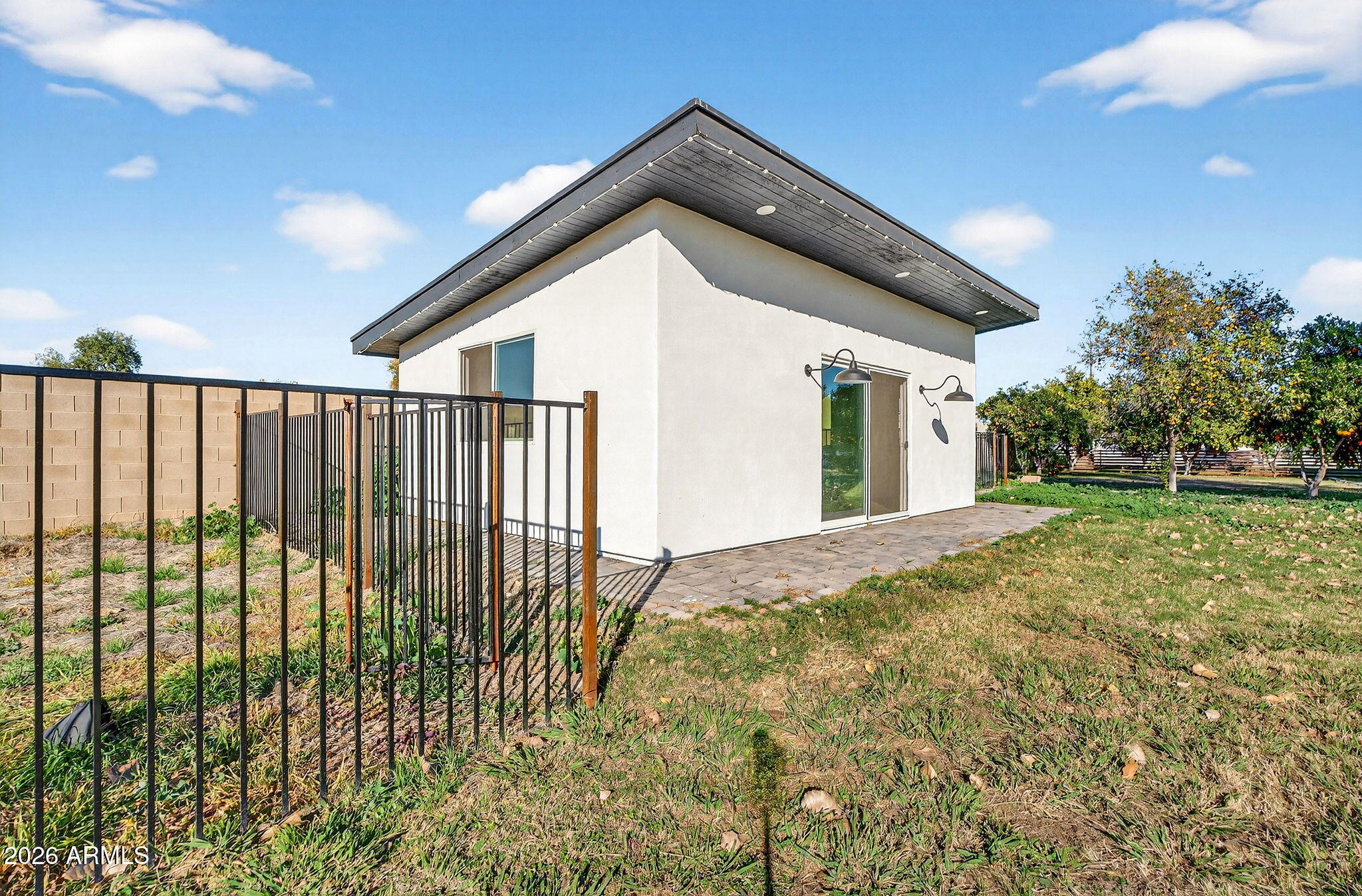 2223 E CLAXTON Street