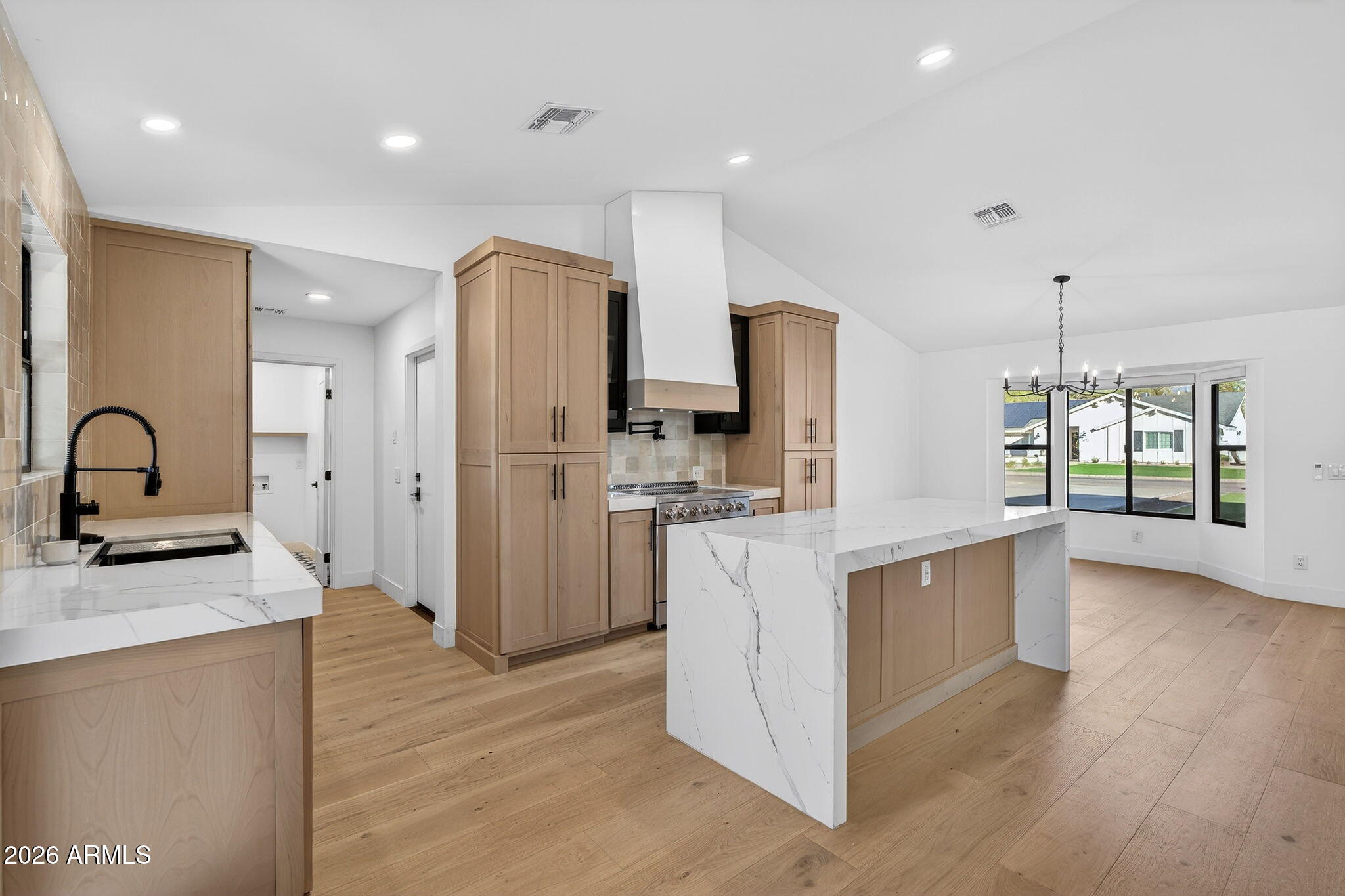 2223 E CLAXTON Street