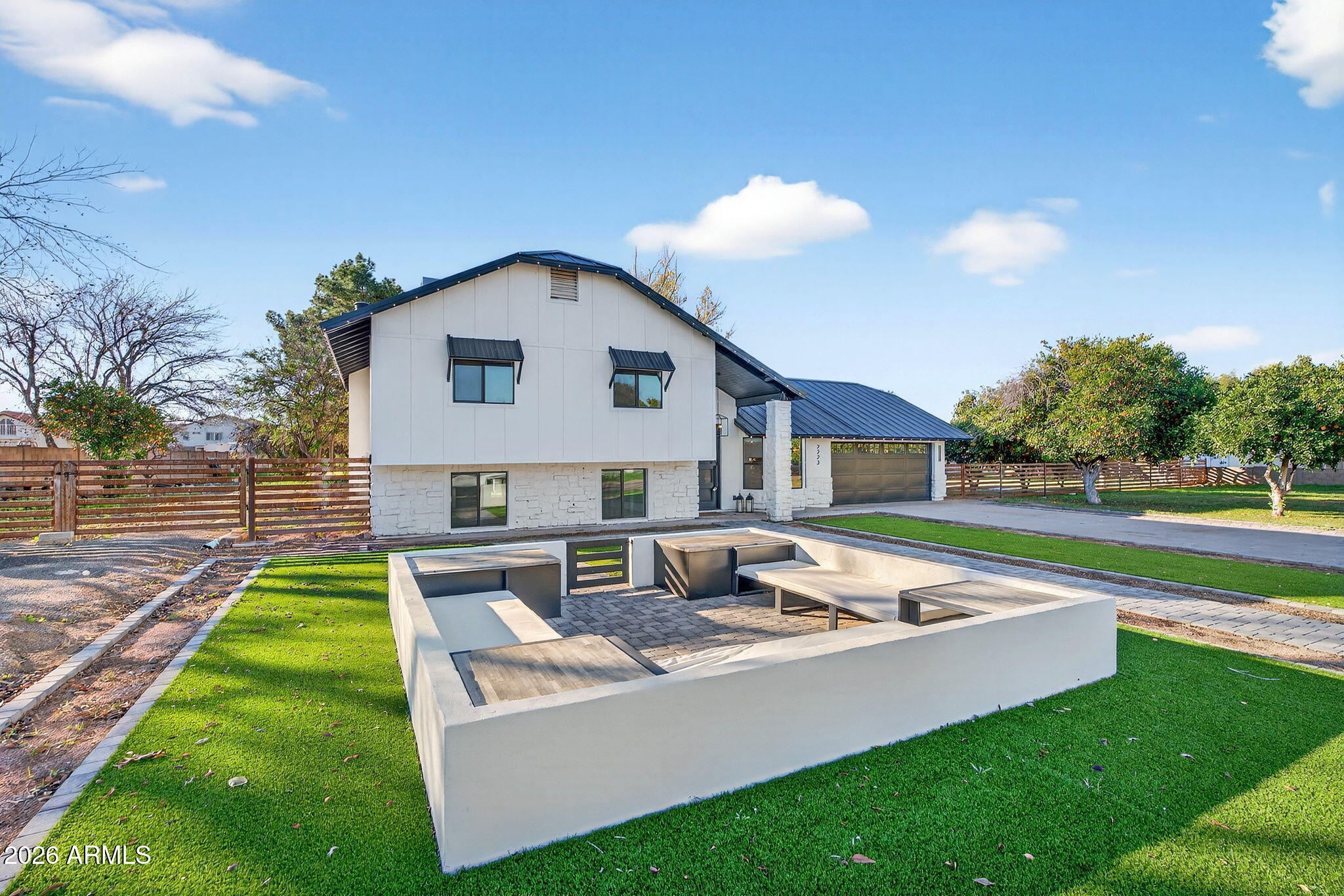 2223 E CLAXTON Street