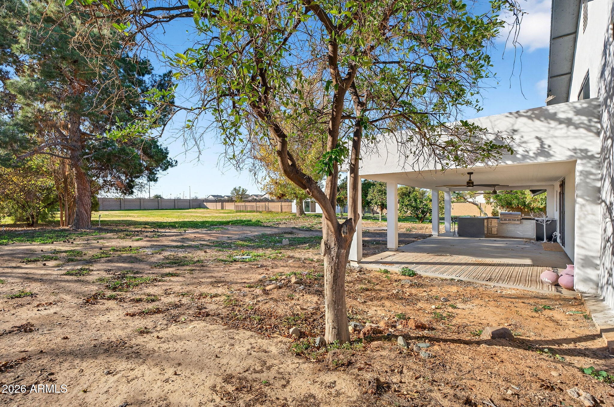 2223 E CLAXTON Street