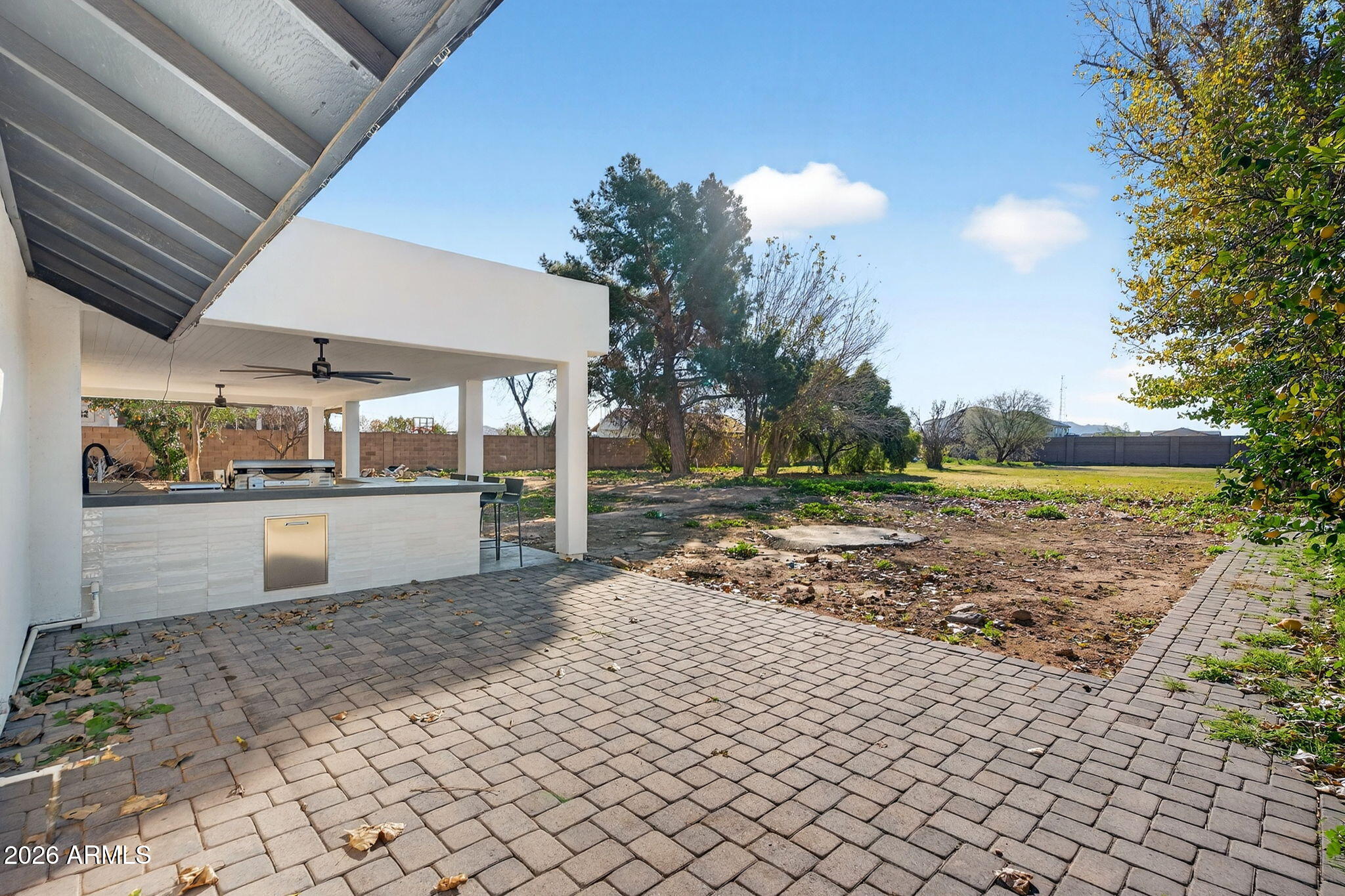 2223 E CLAXTON Street