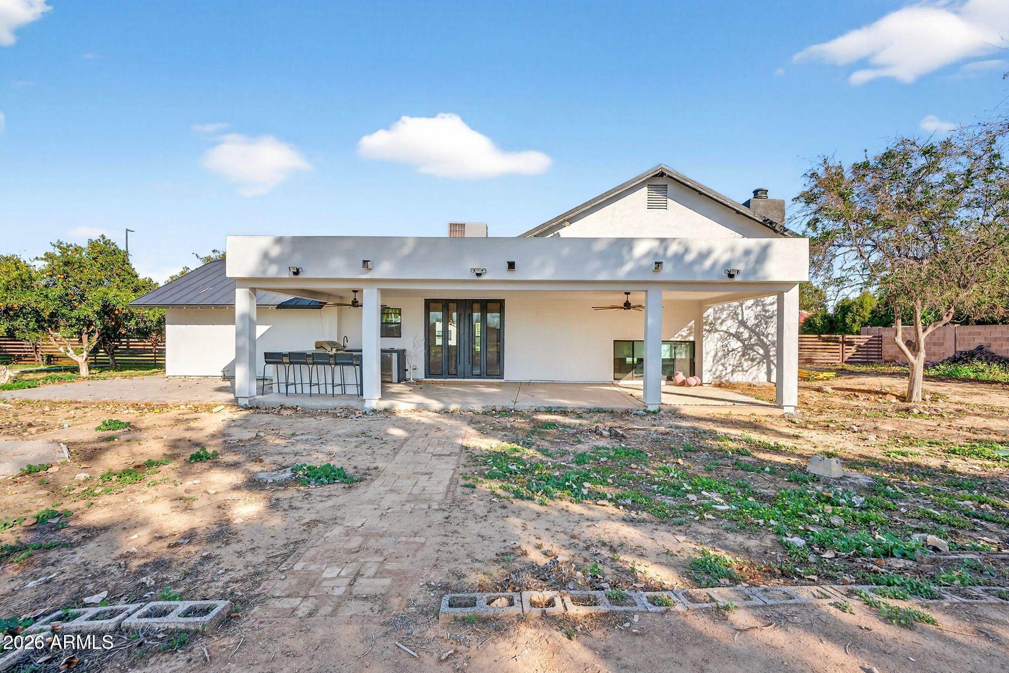 2223 E CLAXTON Street