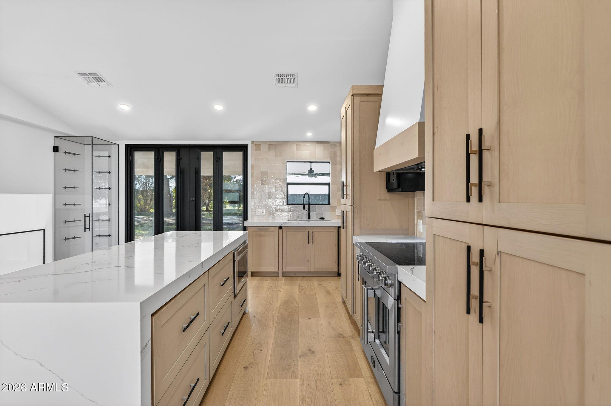 2223 E CLAXTON Street