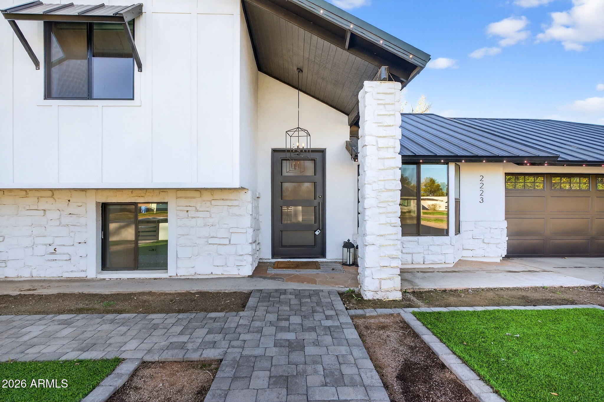 2223 E CLAXTON Street