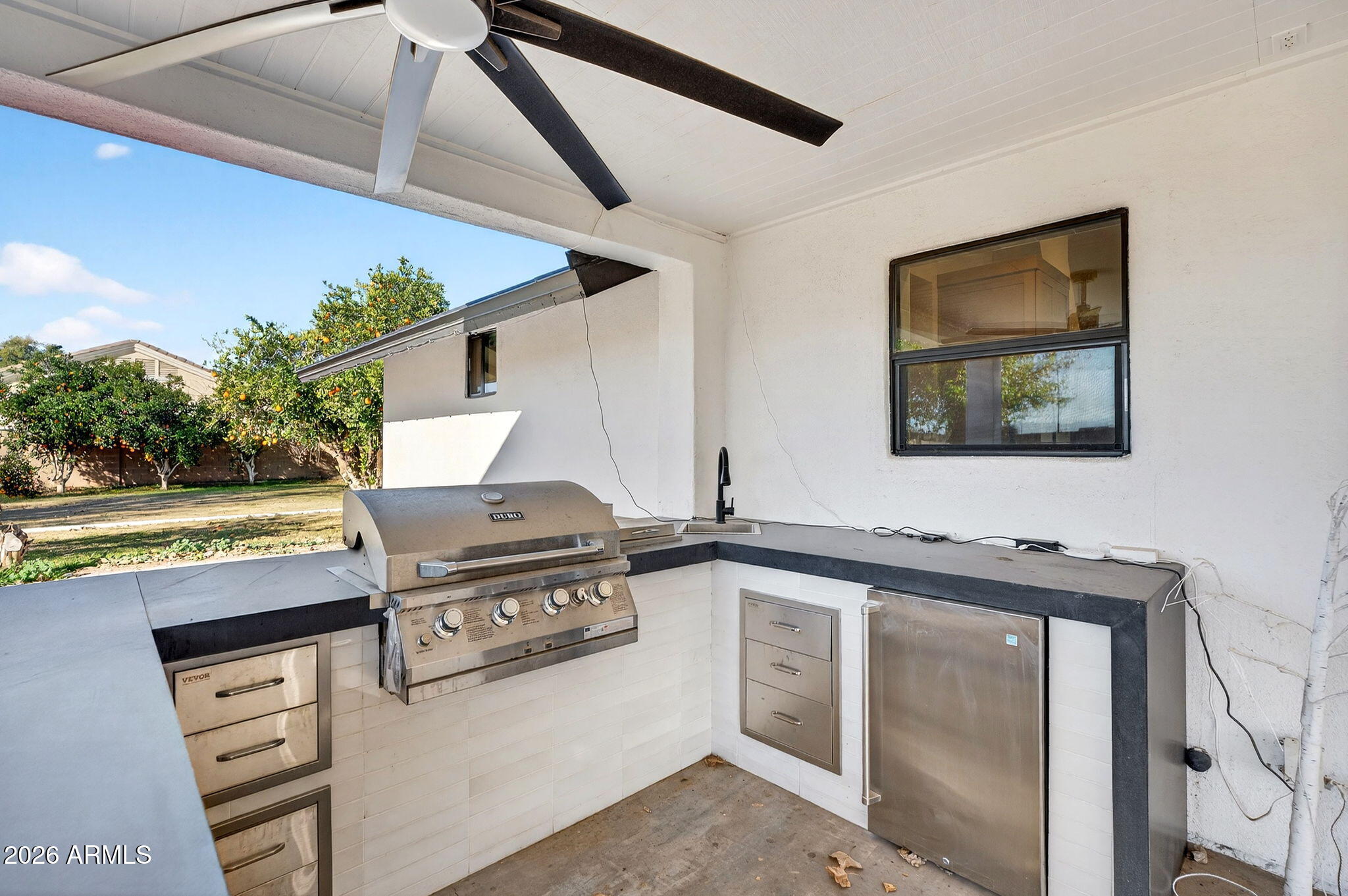 2223 E CLAXTON Street