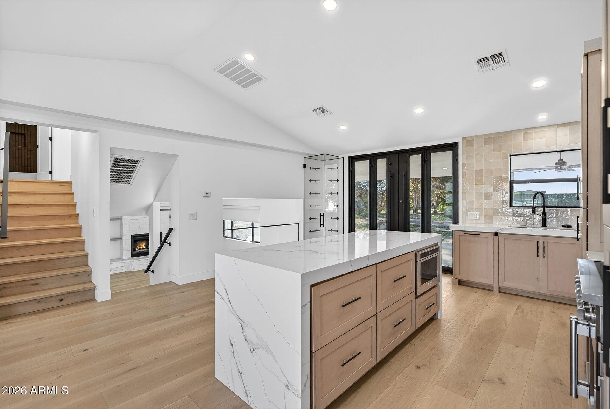 2223 E CLAXTON Street