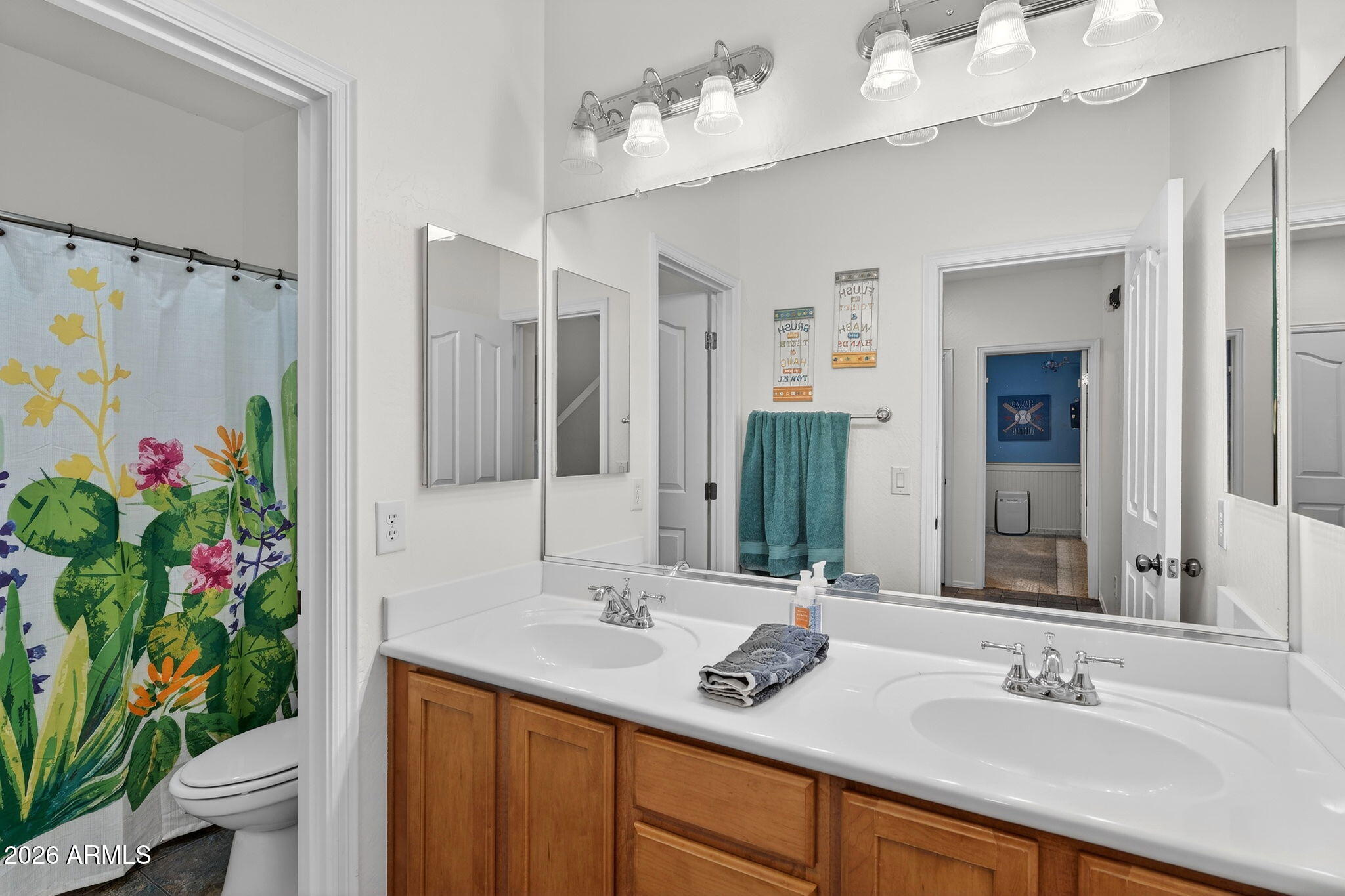 2860 E CAMELLIA Drive