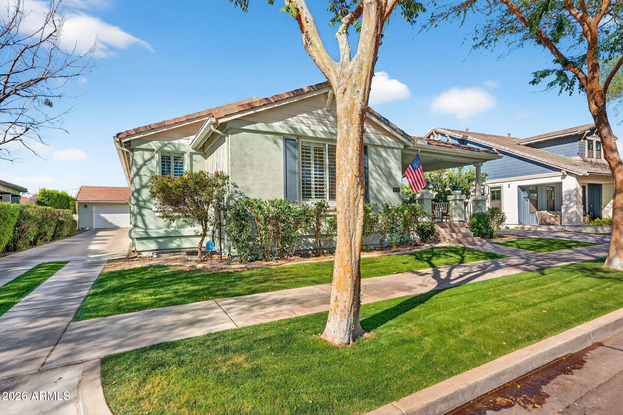 2860 E CAMELLIA Drive