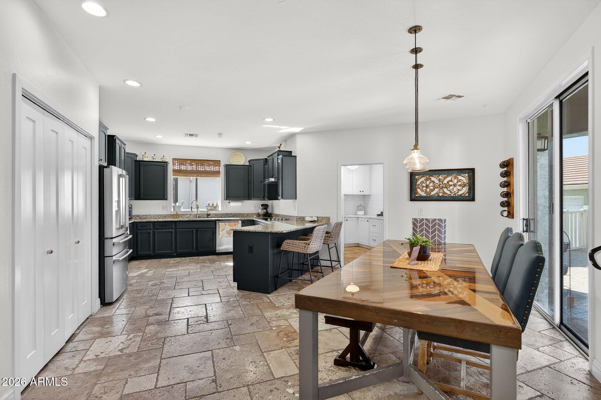 2860 E CAMELLIA Drive