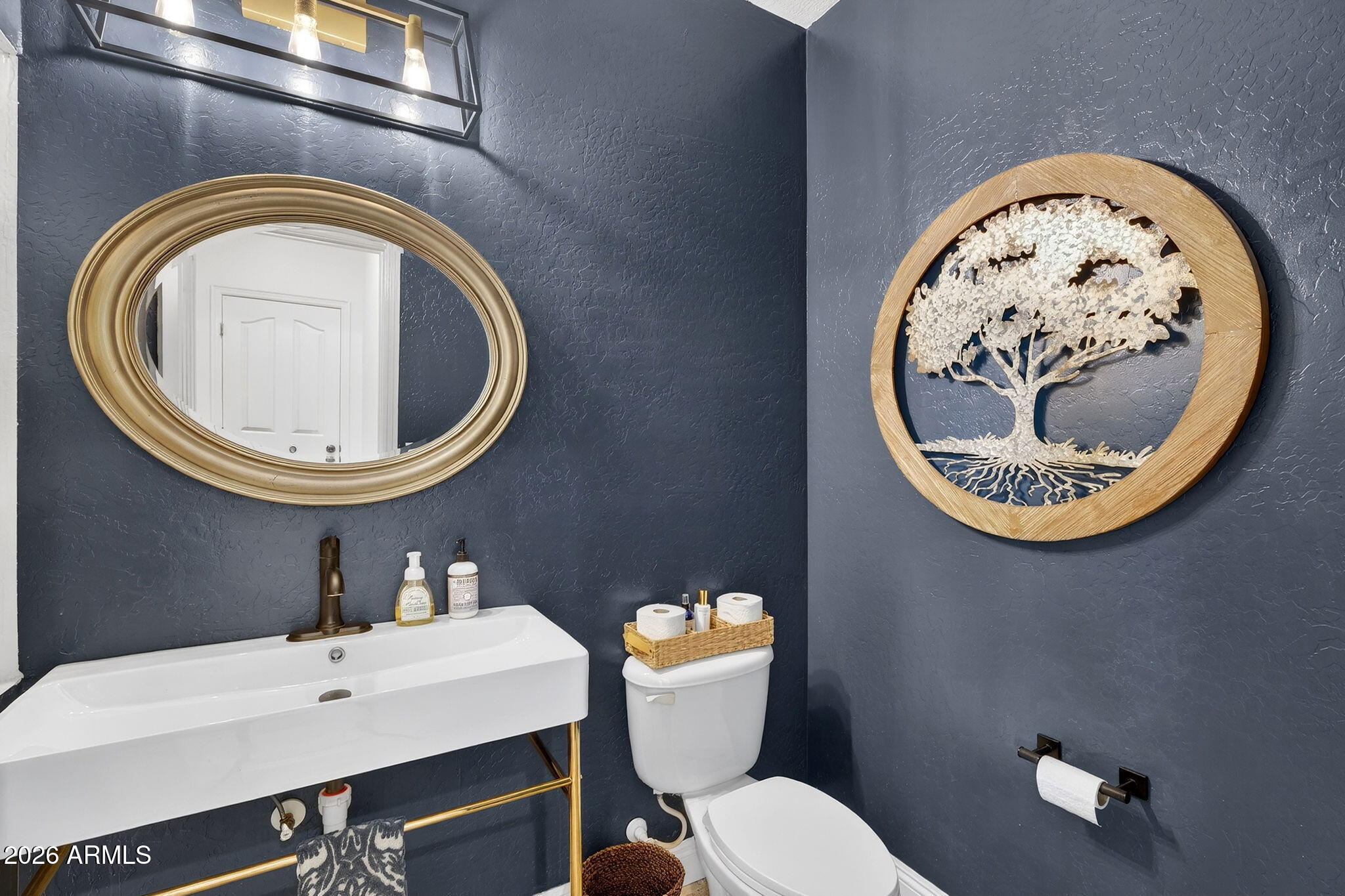 2860 E CAMELLIA Drive