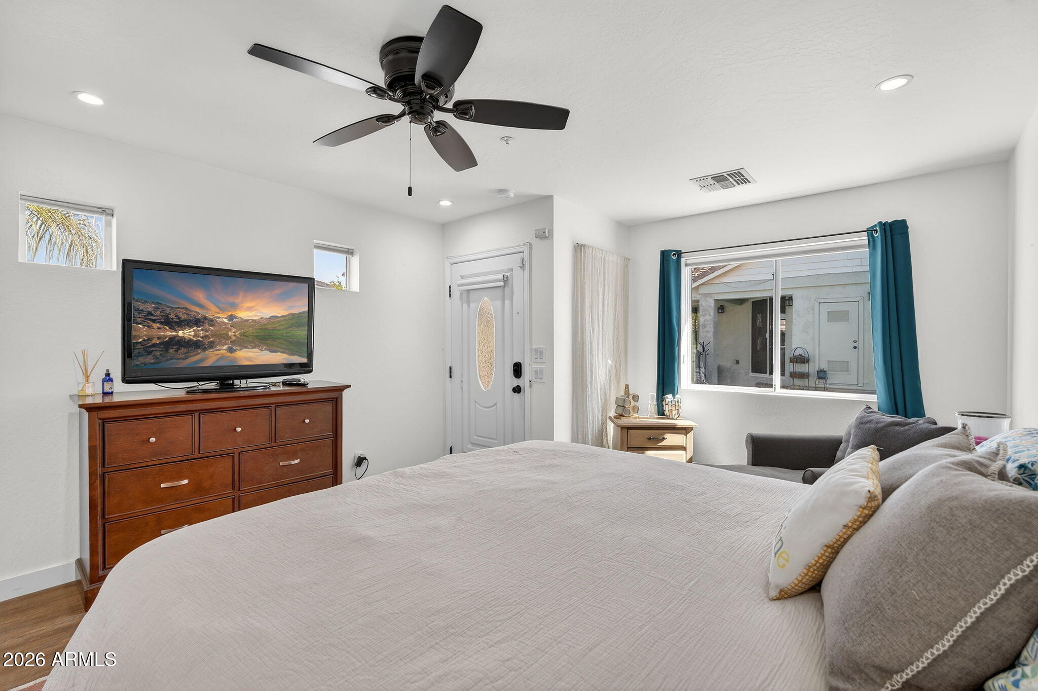 2860 E CAMELLIA Drive