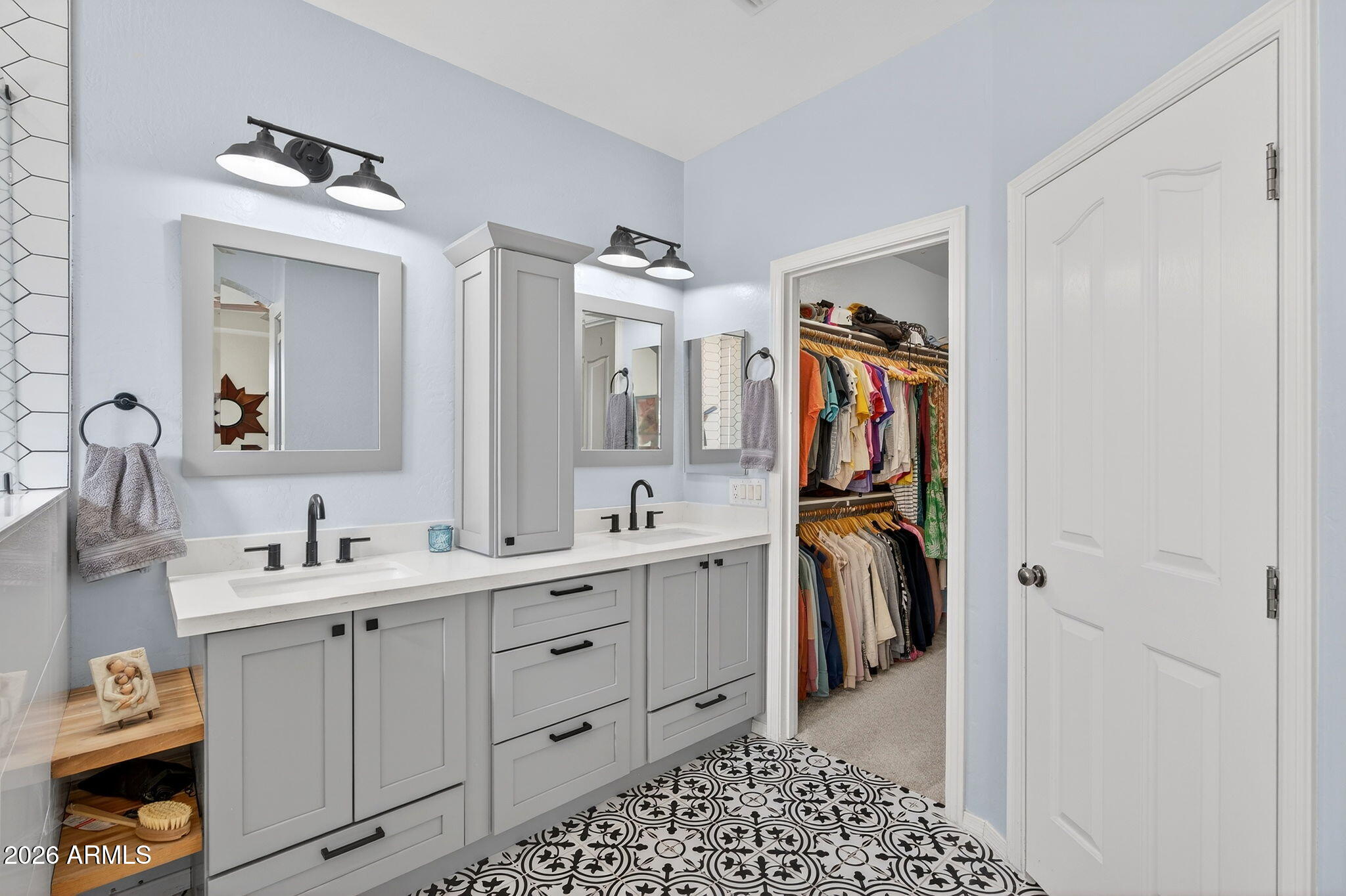 2860 E CAMELLIA Drive