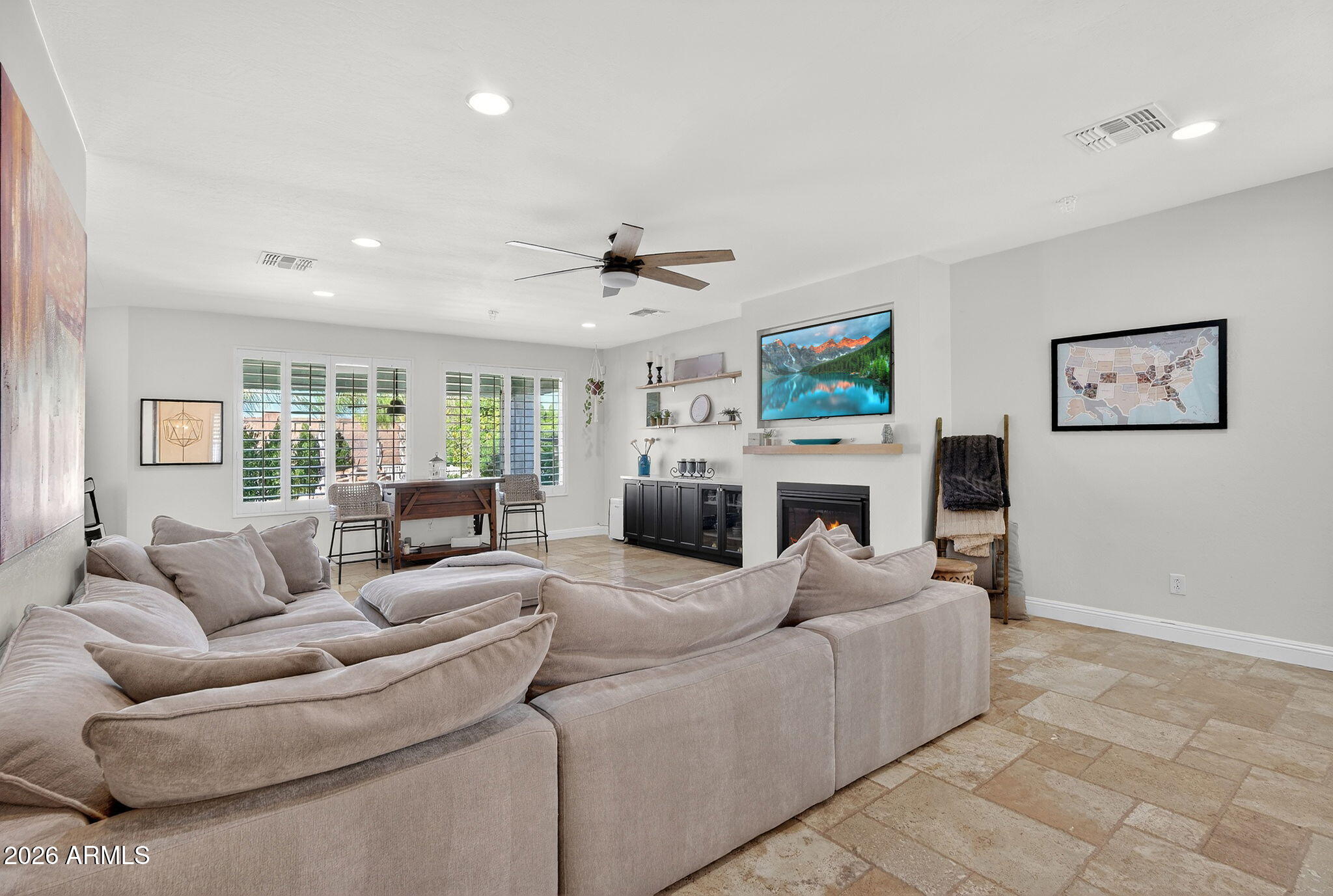 2860 E CAMELLIA Drive