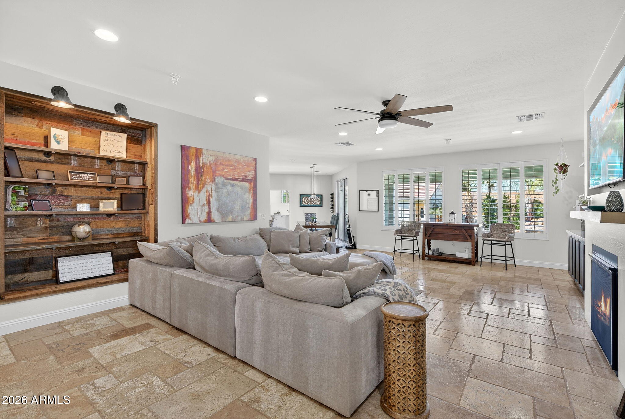 2860 E CAMELLIA Drive