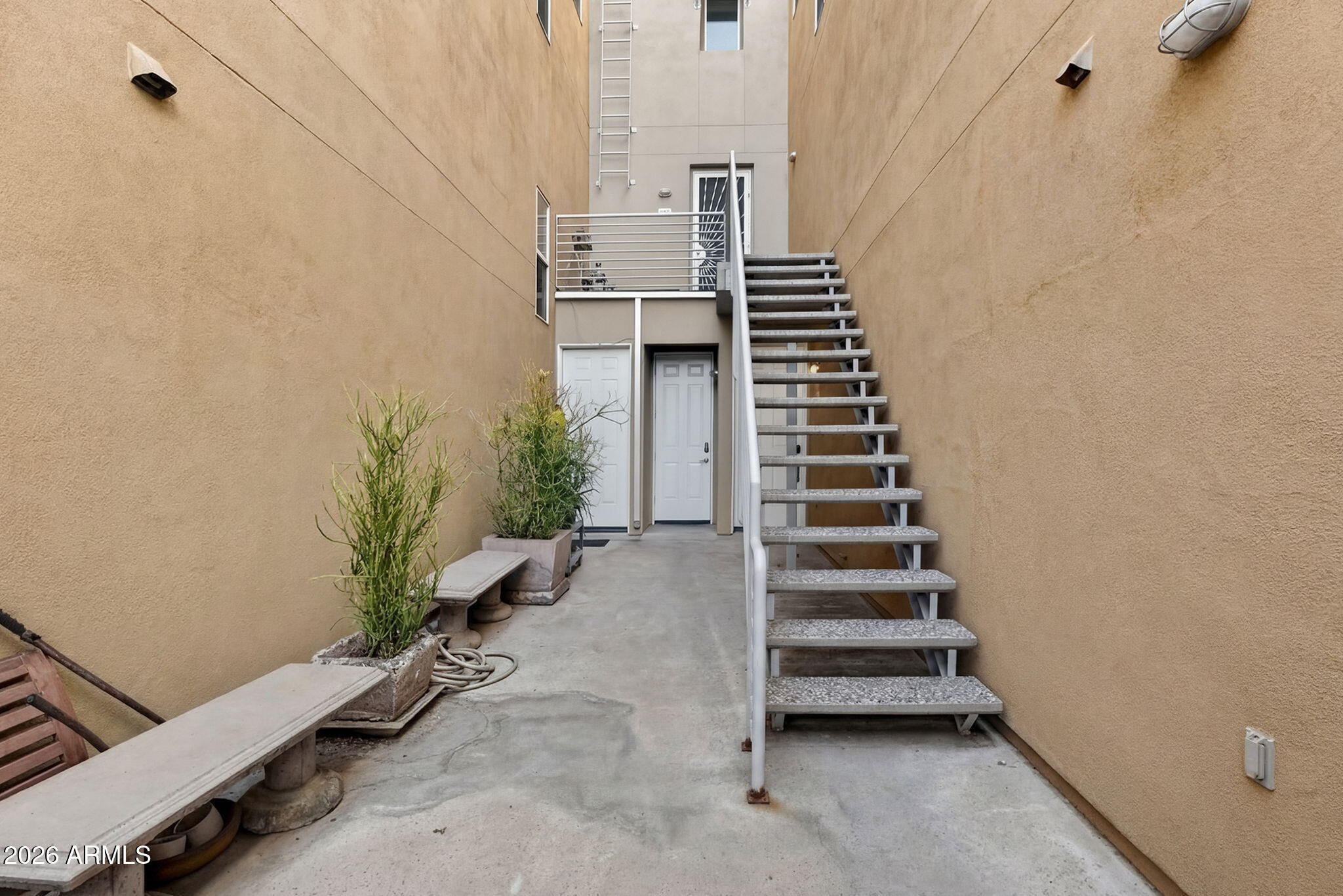 706 E WASHINGTON Street 207