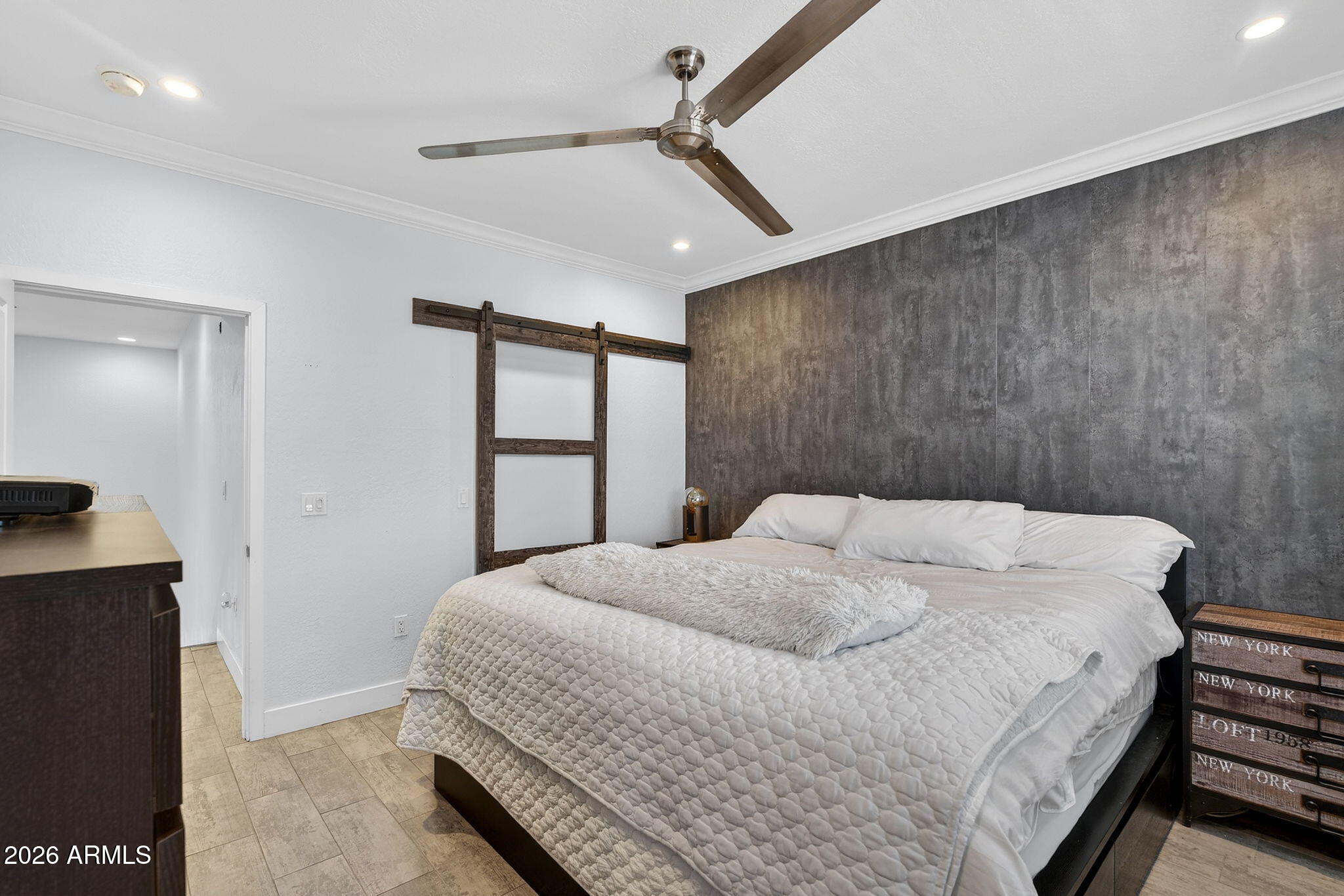 706 E WASHINGTON Street 207