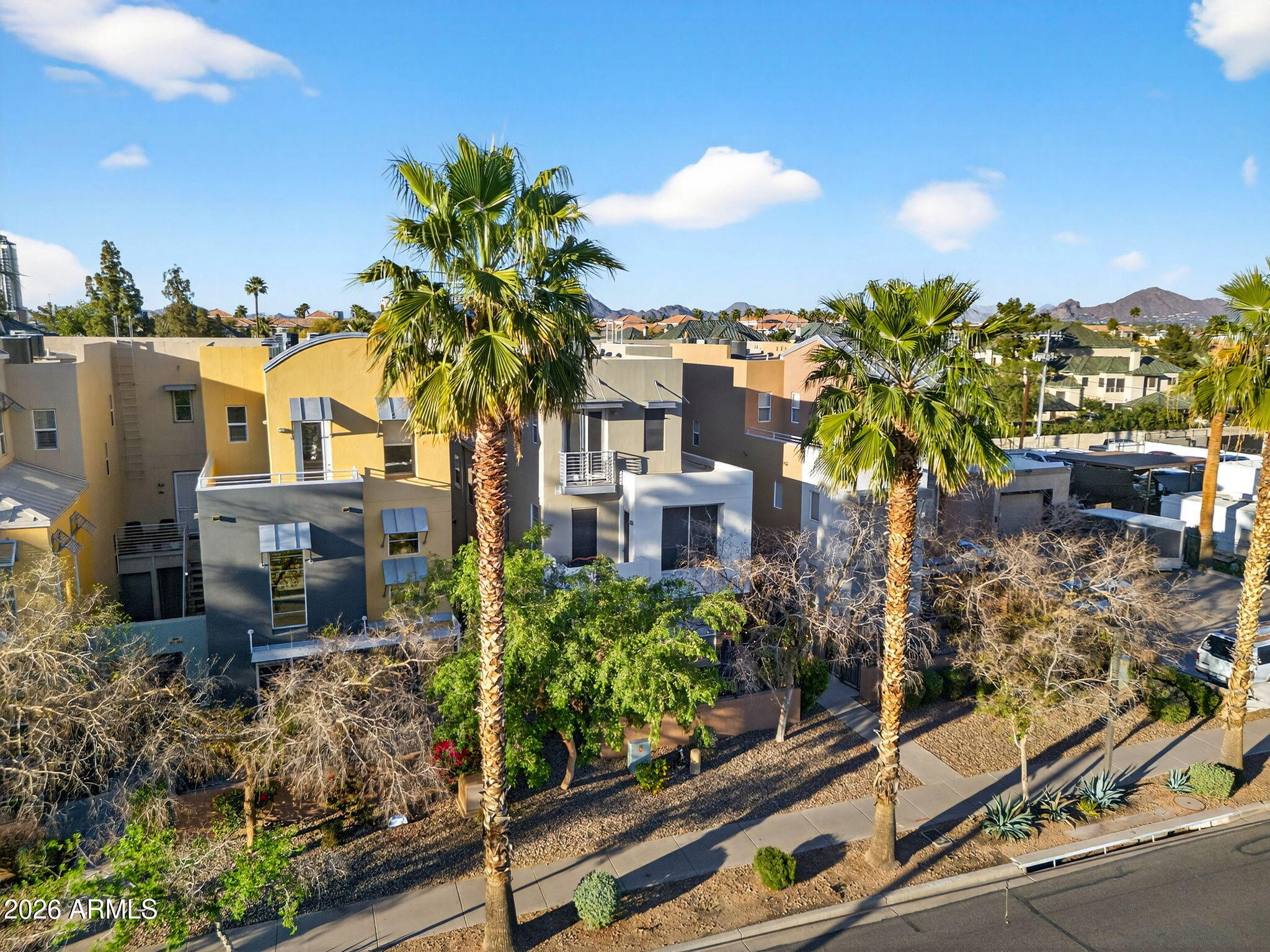 706 E WASHINGTON Street 207