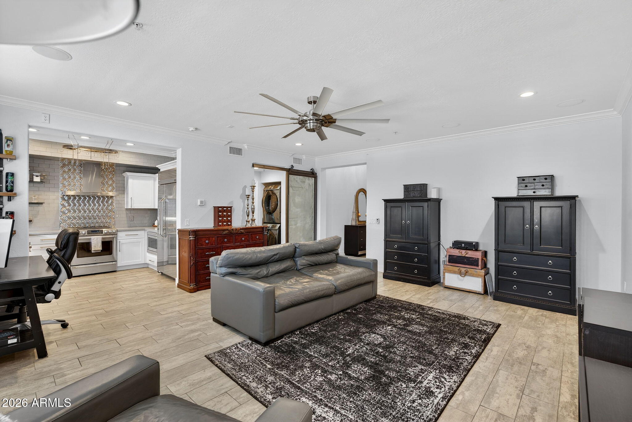 706 E WASHINGTON Street 207