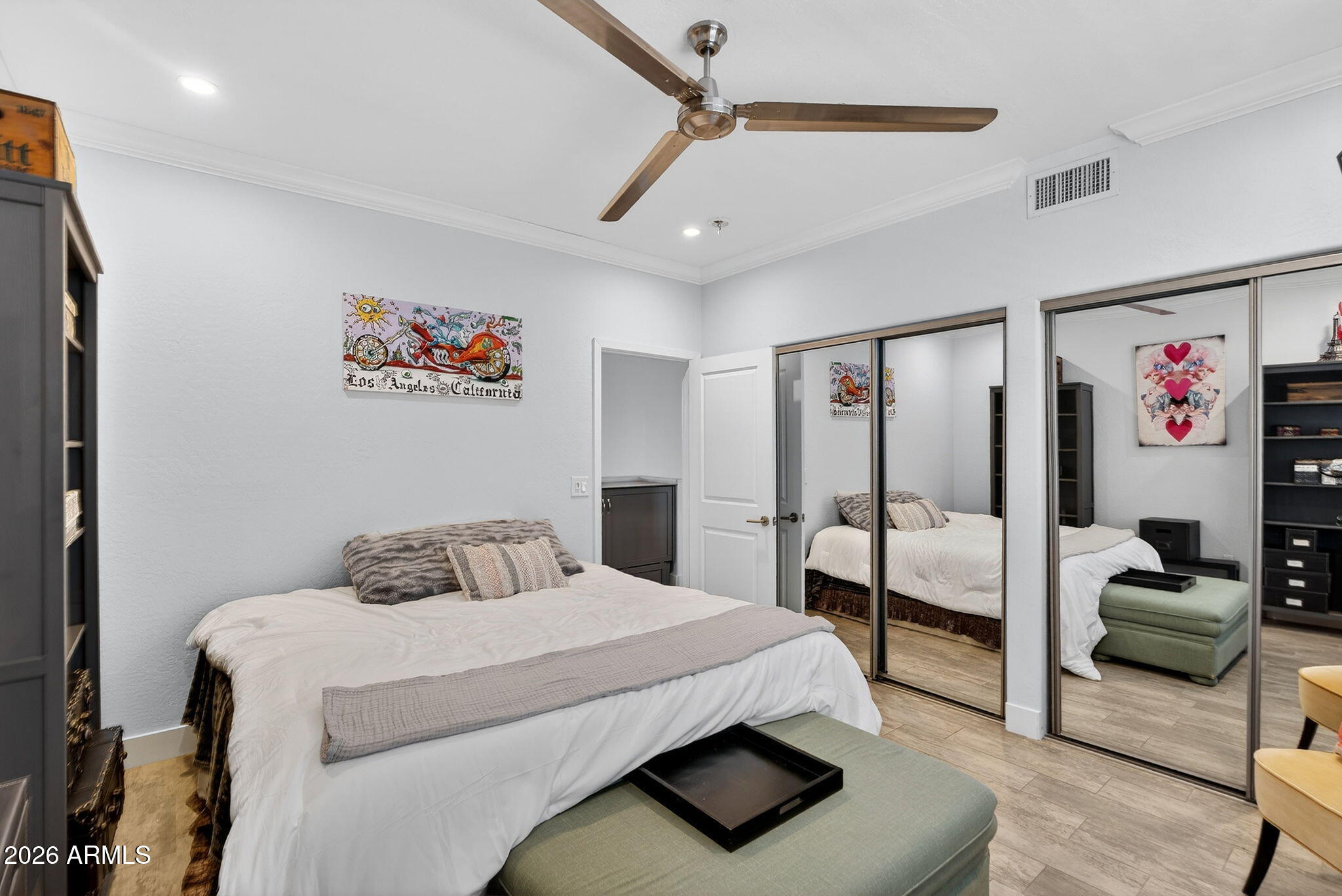 706 E WASHINGTON Street 207