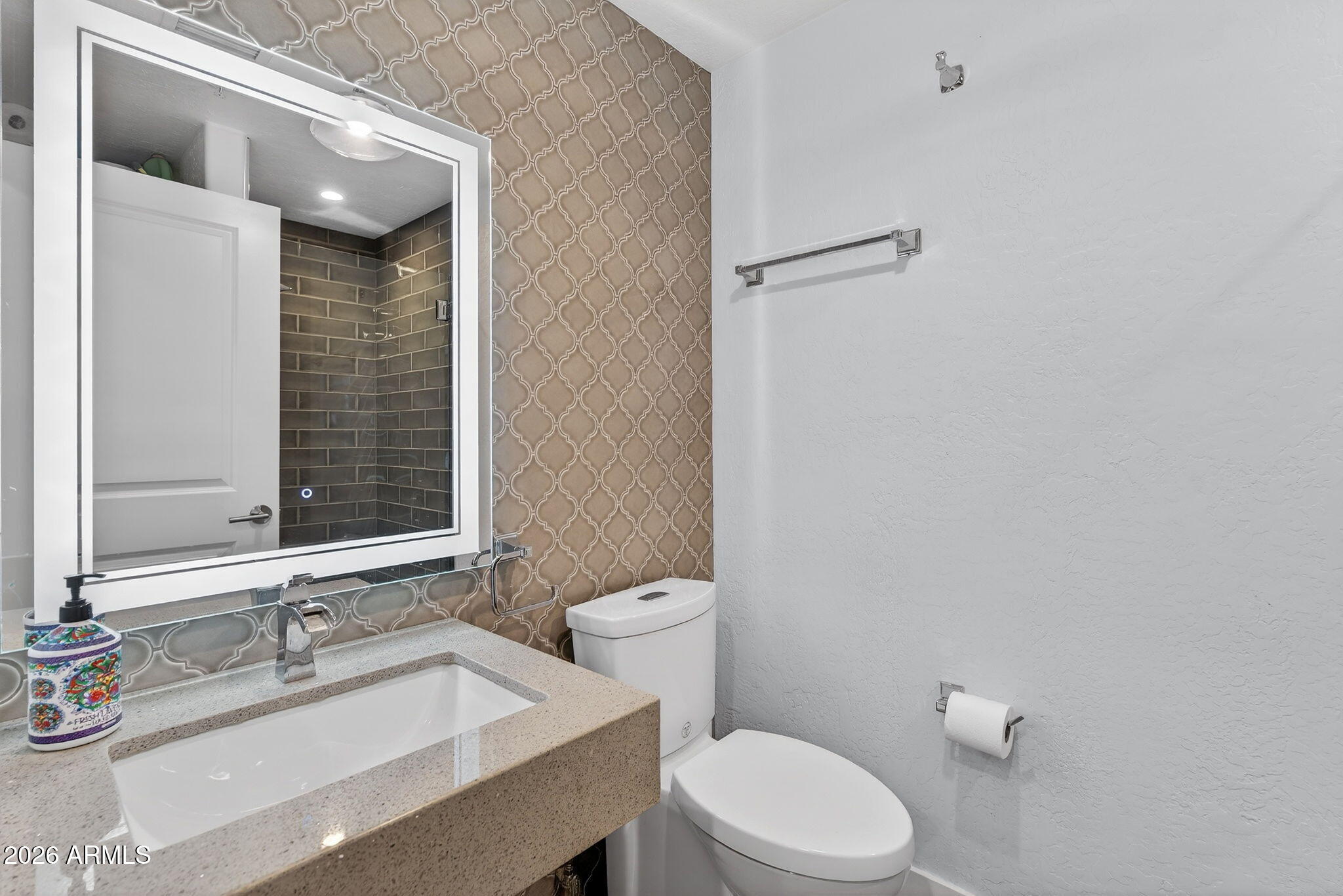 706 E WASHINGTON Street 207