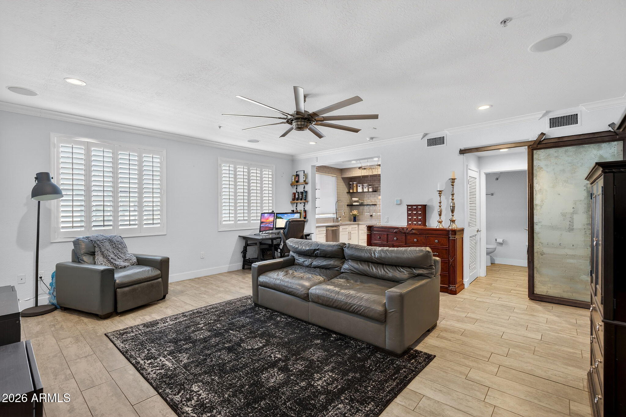 706 E WASHINGTON Street 207