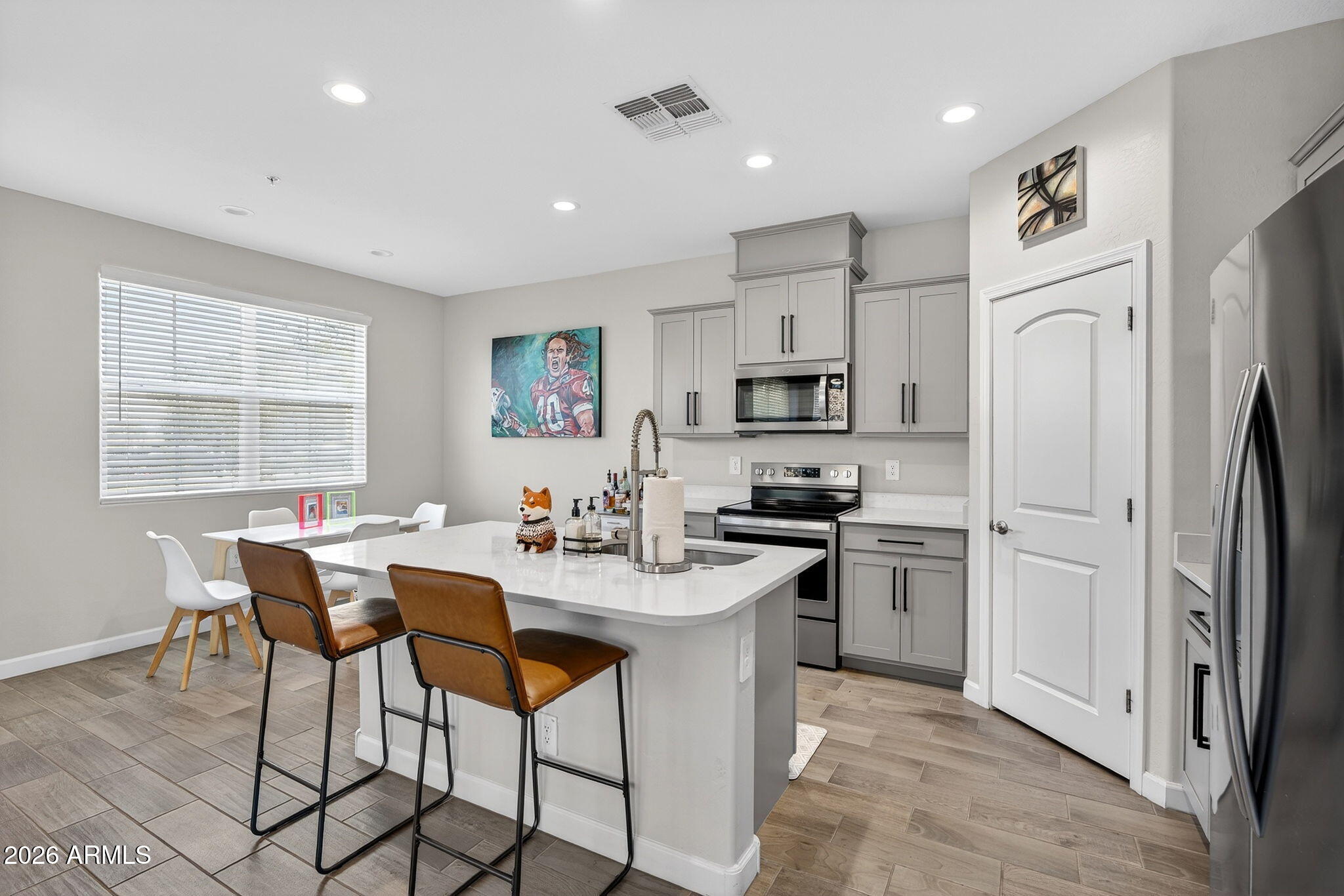 1255 N ARIZONA Avenue 1354