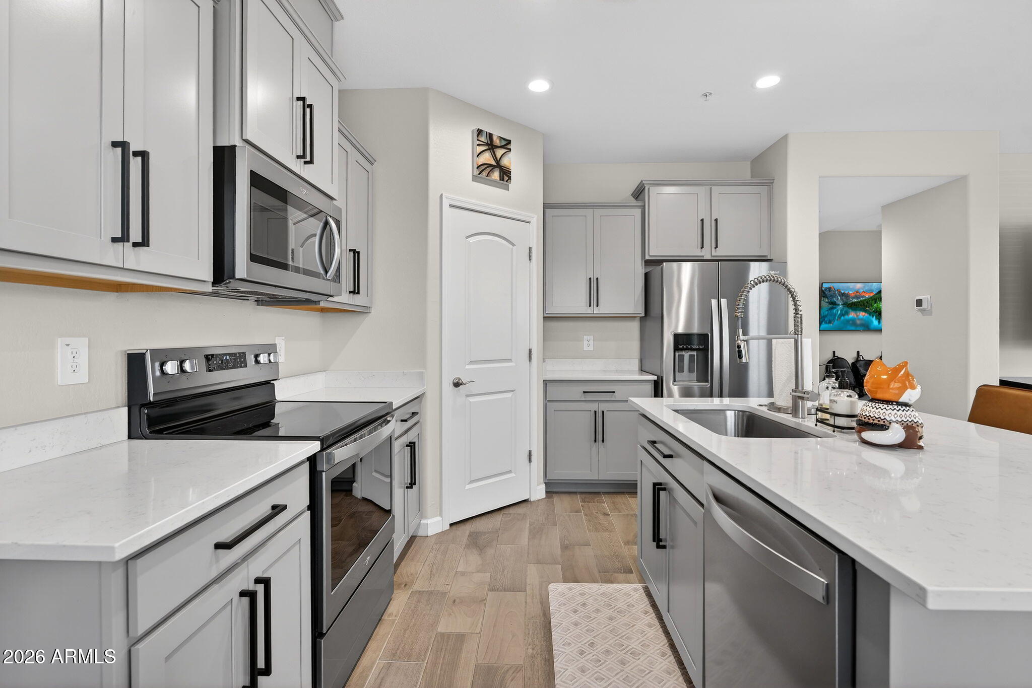 1255 N ARIZONA Avenue 1354