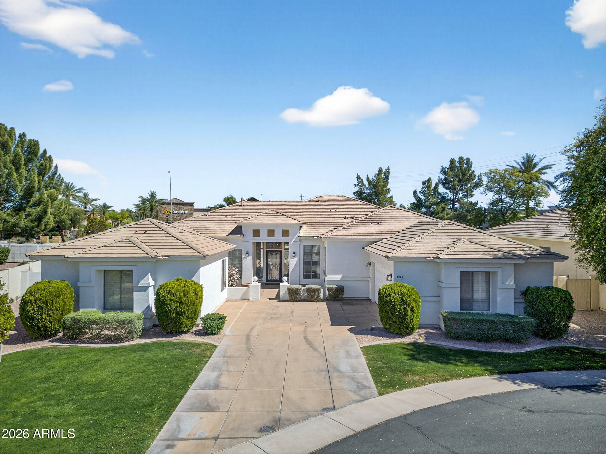 1961 S SANTA ANNA Drive