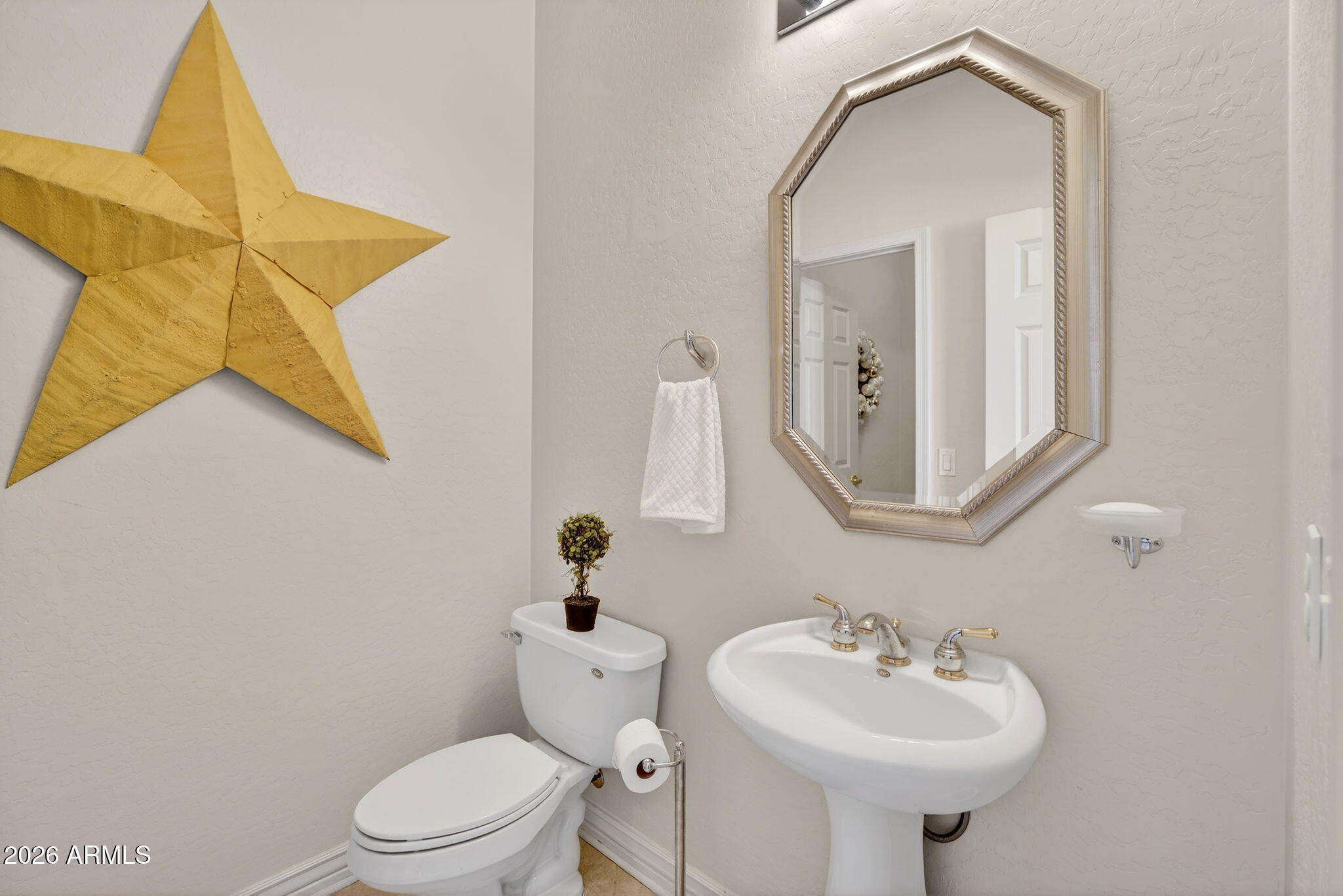 1961 S SANTA ANNA Drive