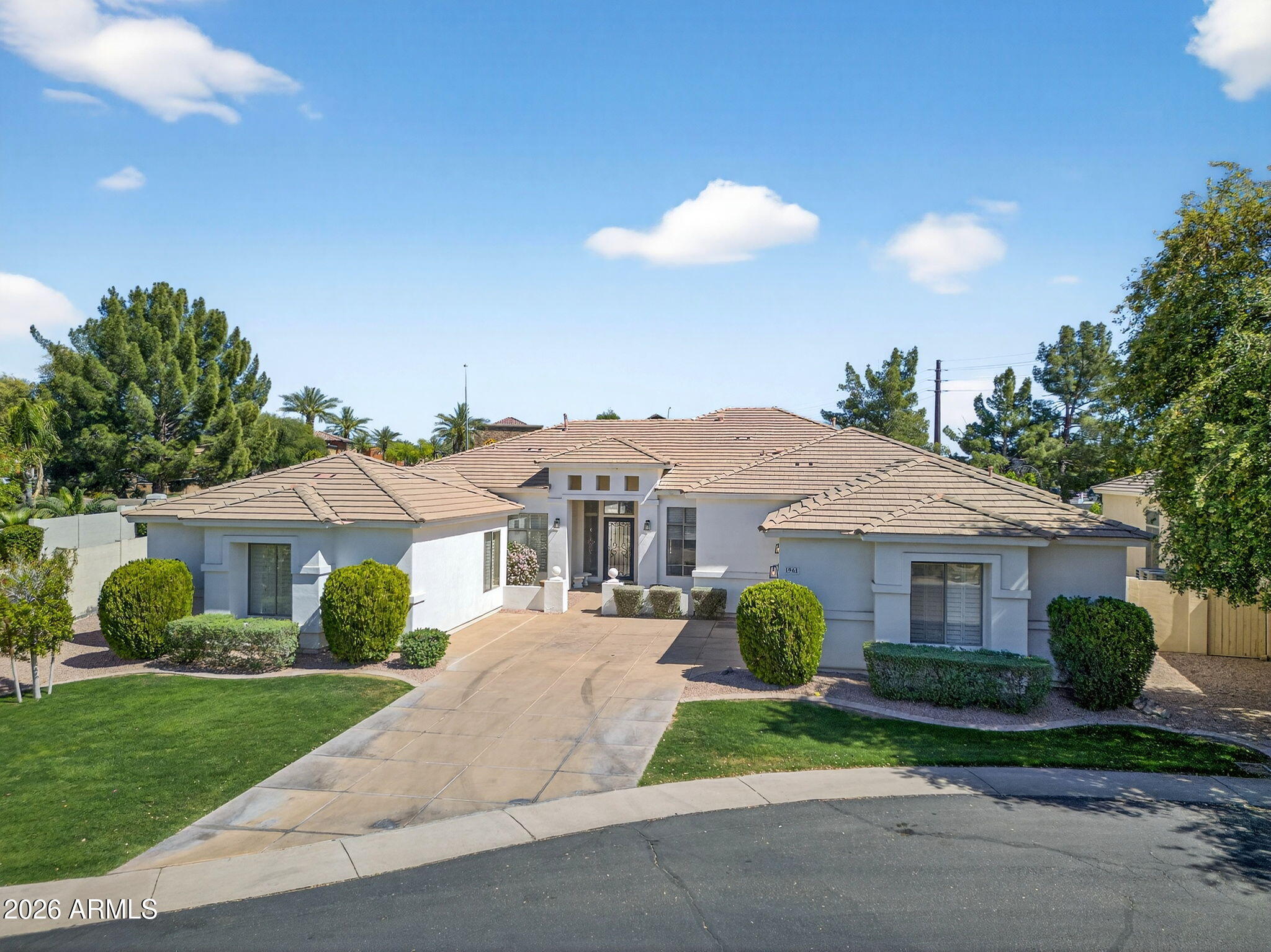 1961 S SANTA ANNA Drive