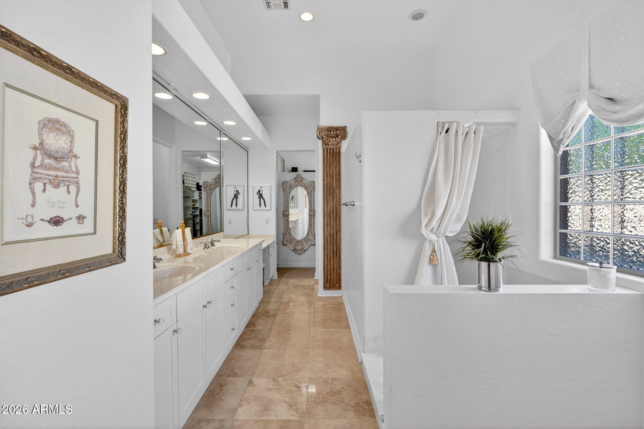 1961 S SANTA ANNA Drive