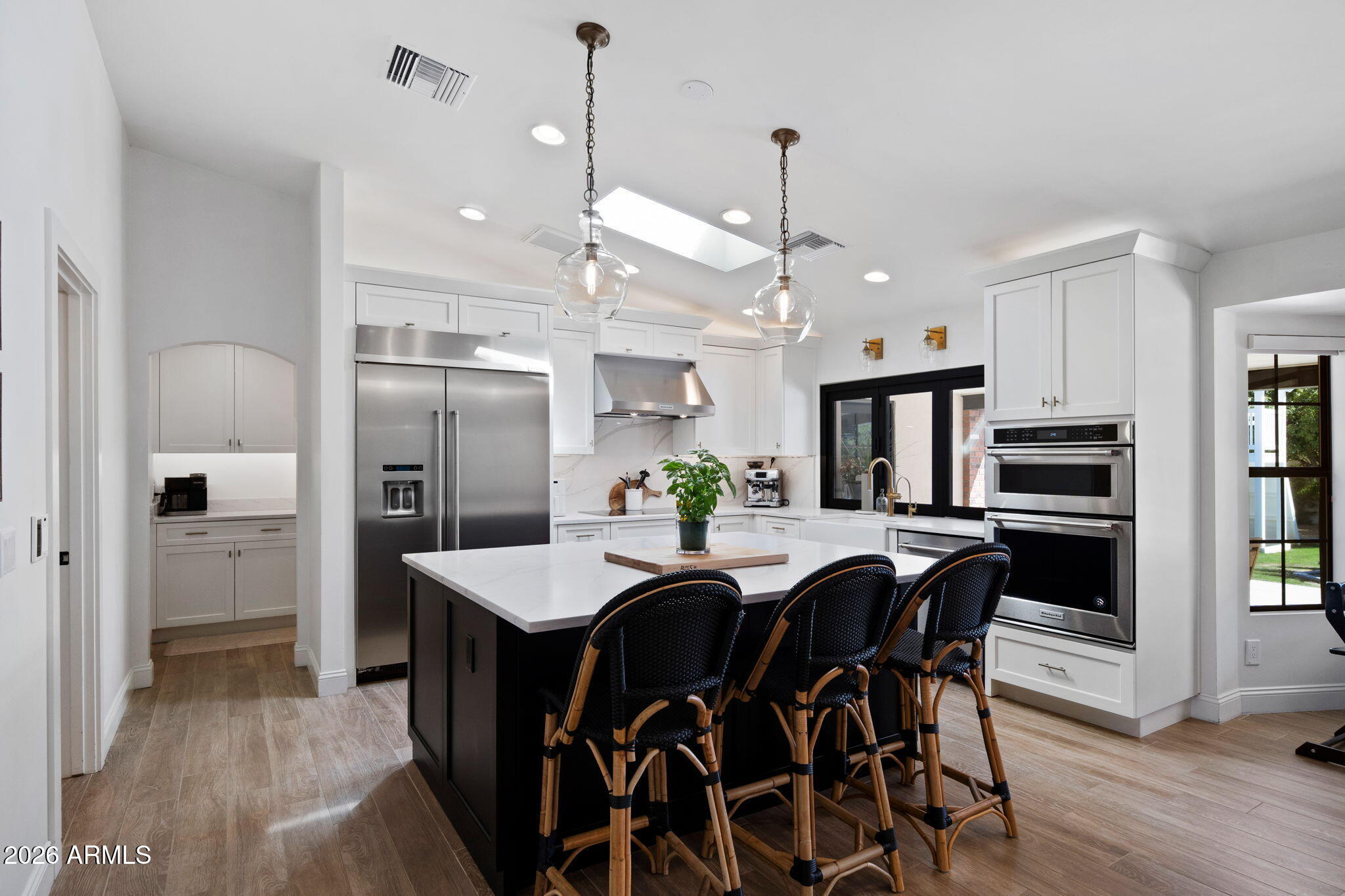 1441 E CAROLINE Lane