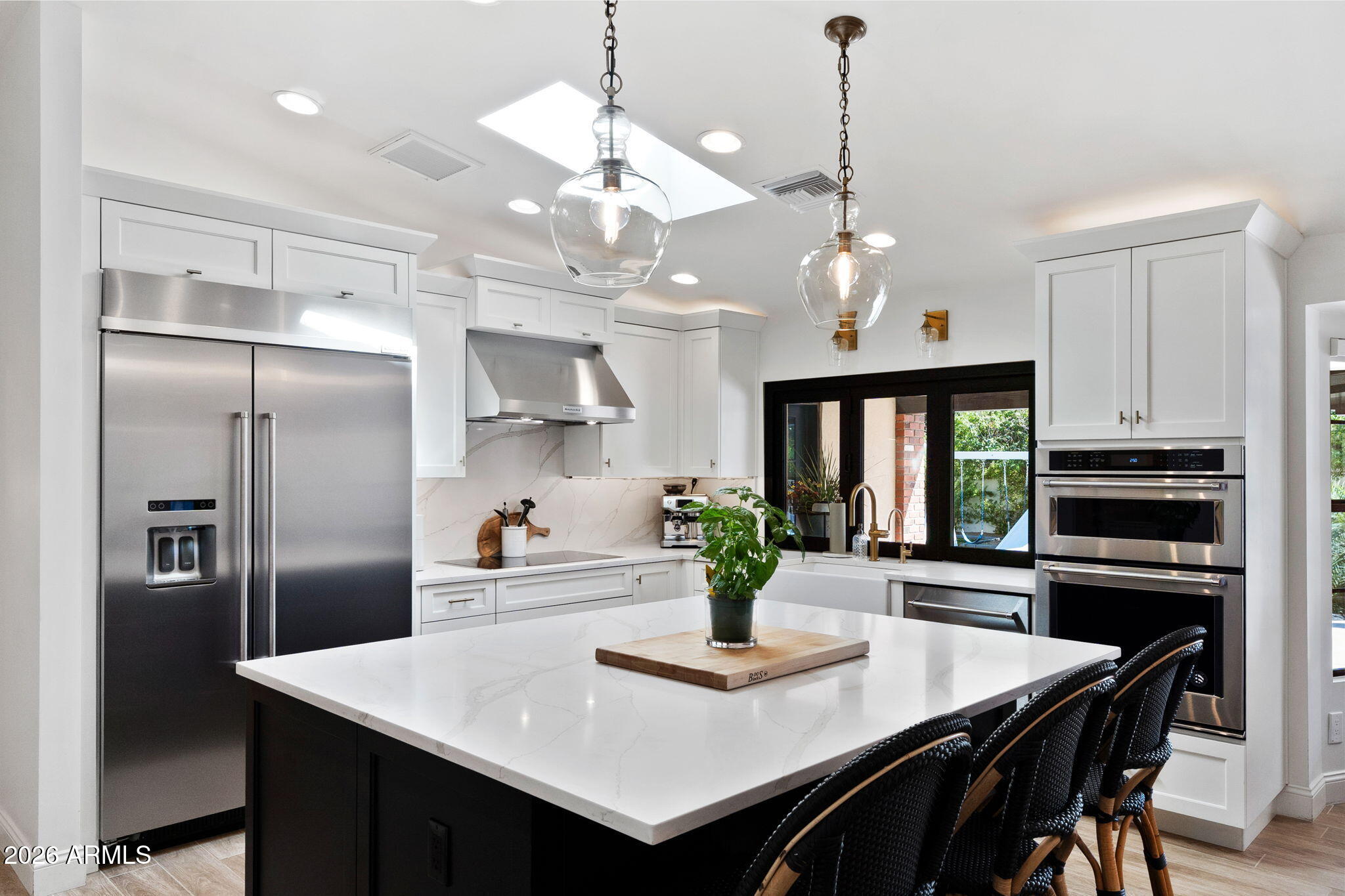 1441 E CAROLINE Lane