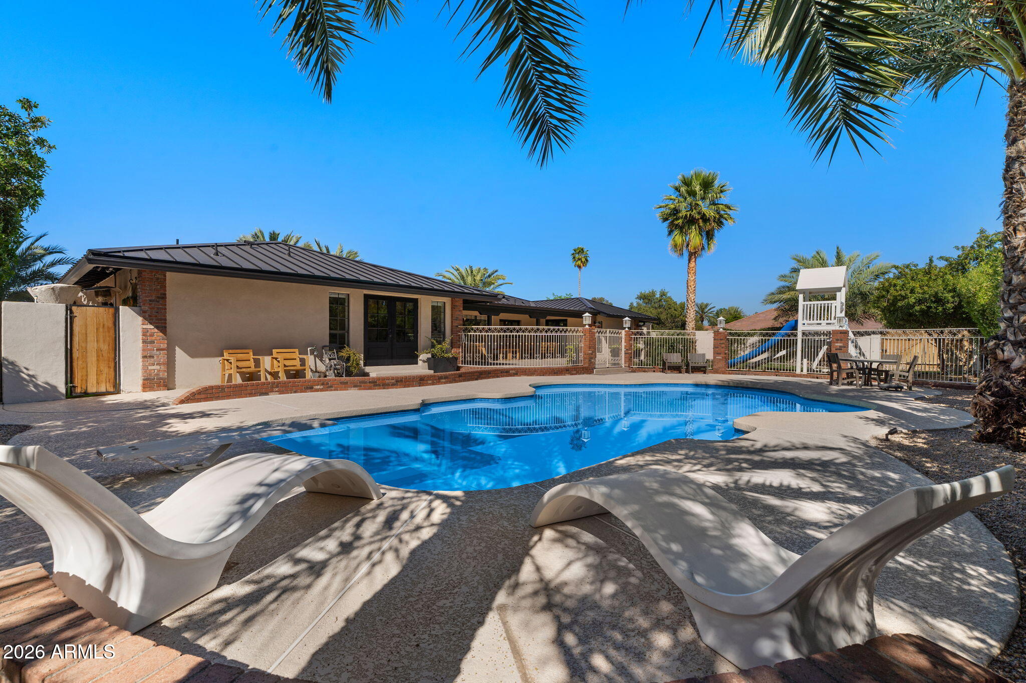 1441 E CAROLINE Lane