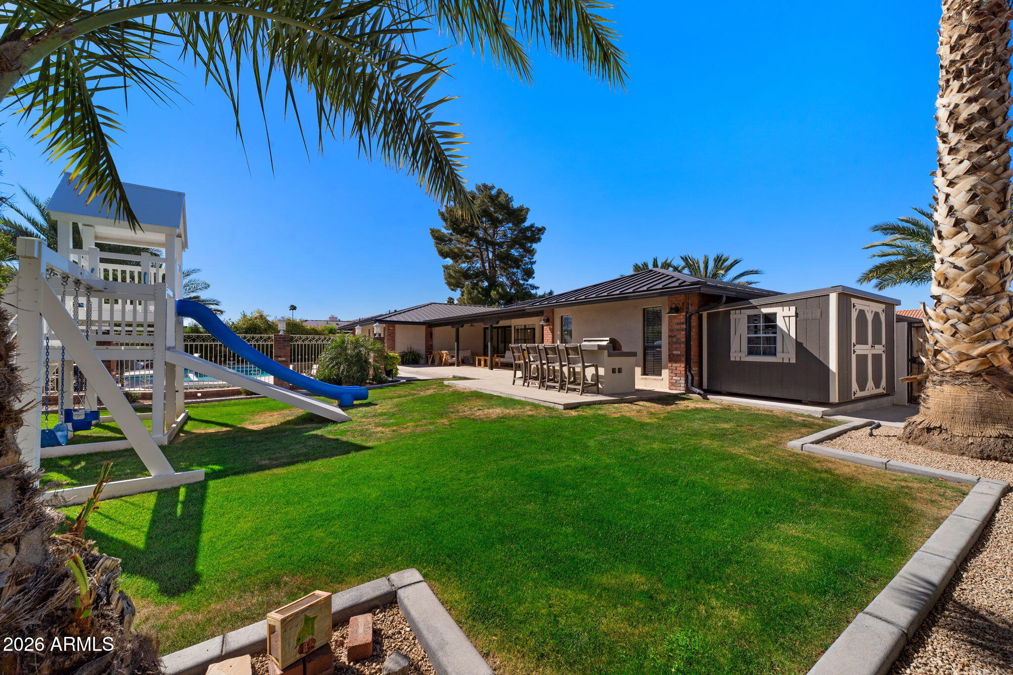 1441 E CAROLINE Lane