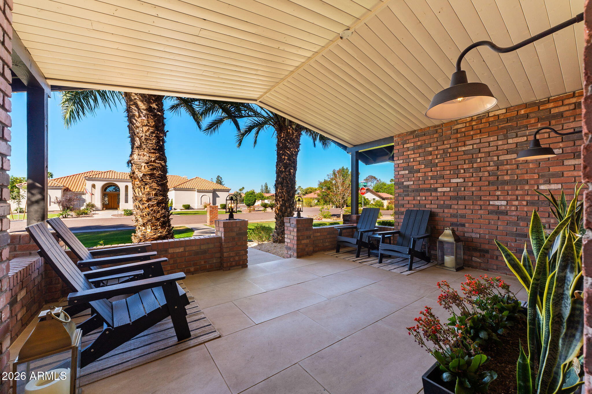 1441 E CAROLINE Lane