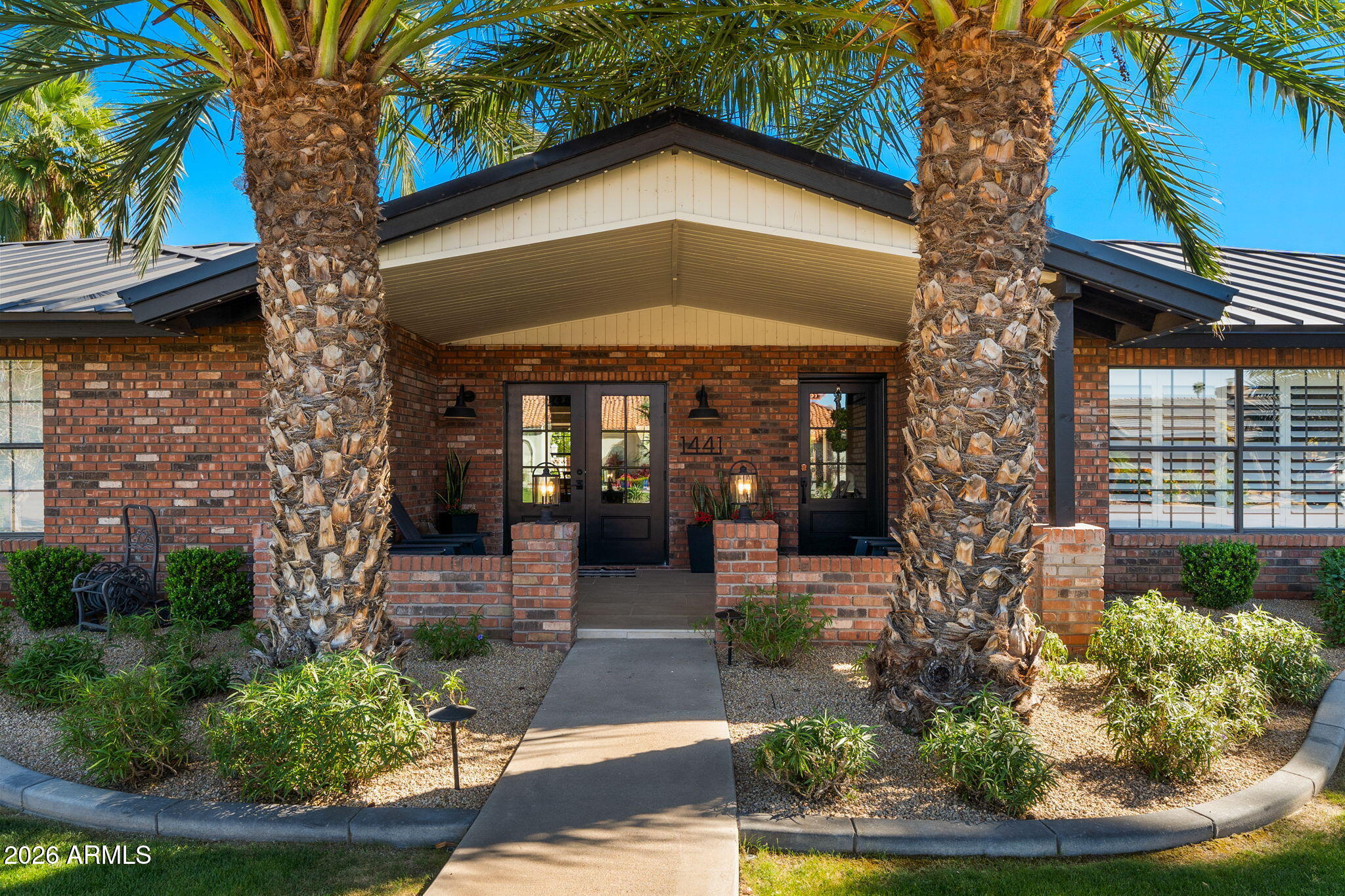 1441 E CAROLINE Lane