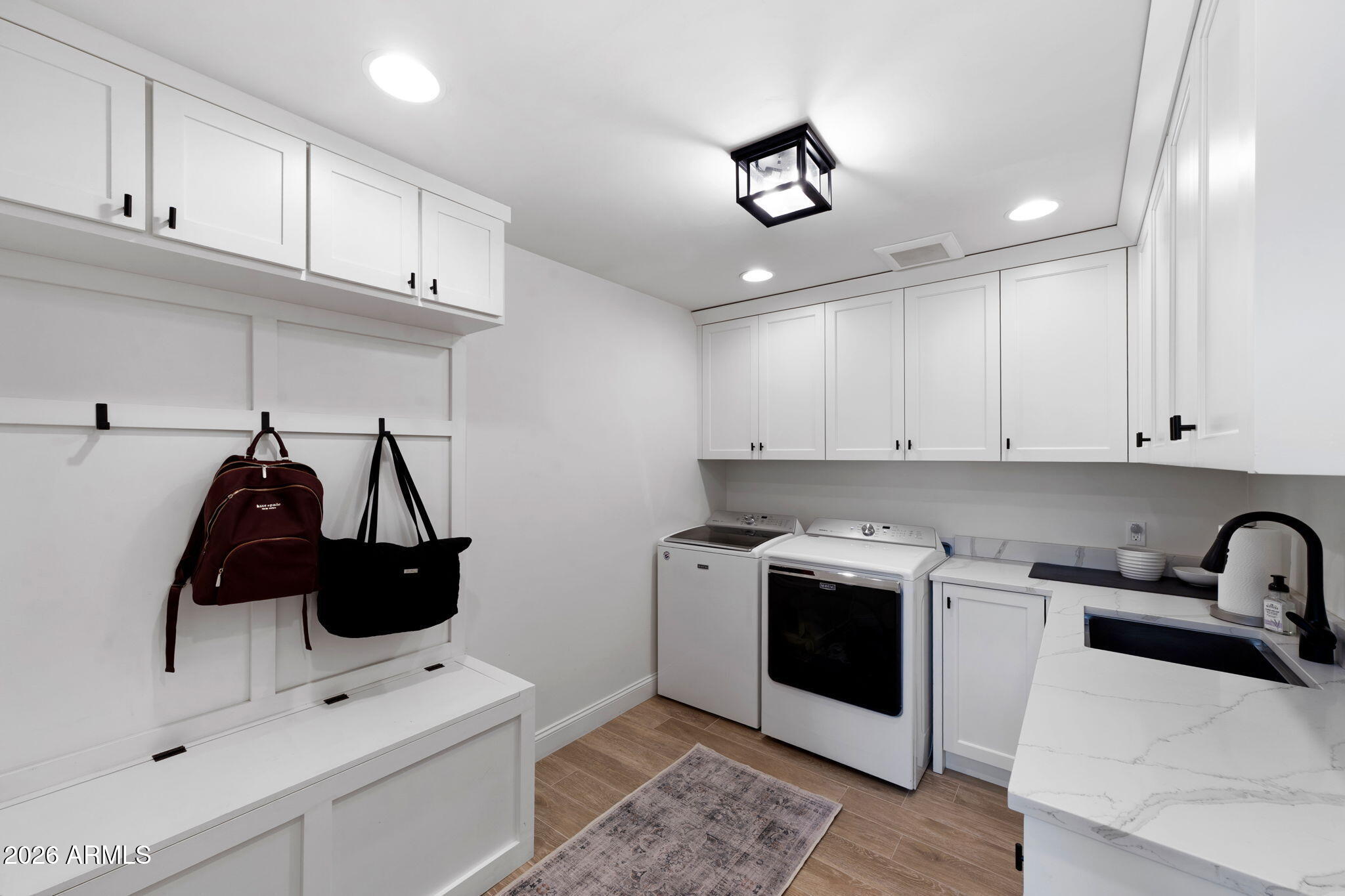 1441 E CAROLINE Lane