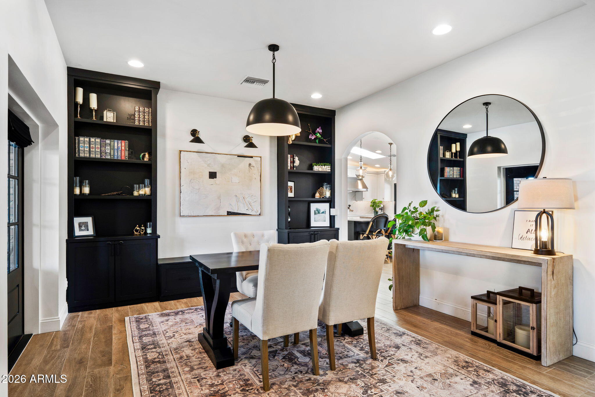 1441 E CAROLINE Lane