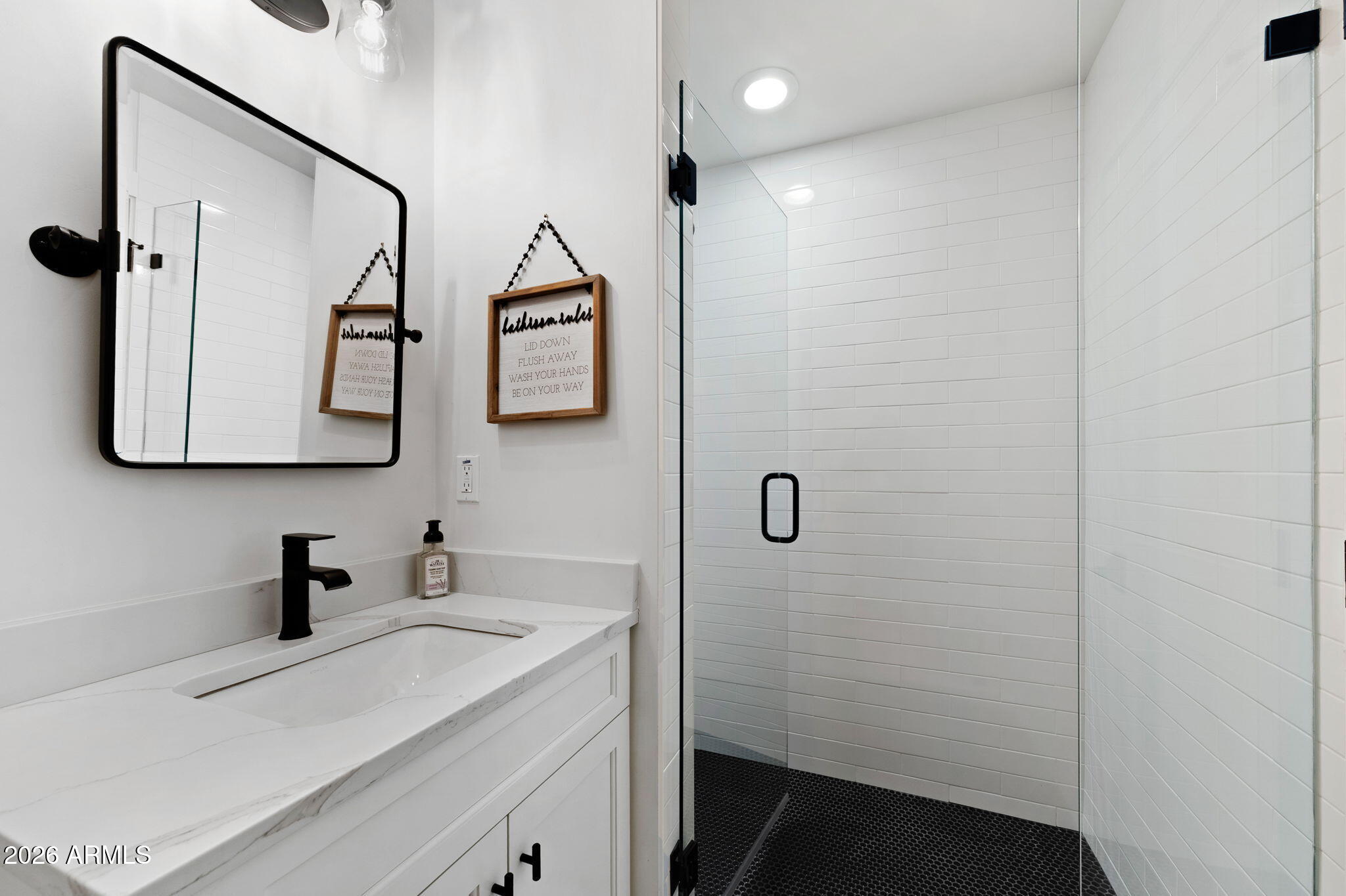 1441 E CAROLINE Lane