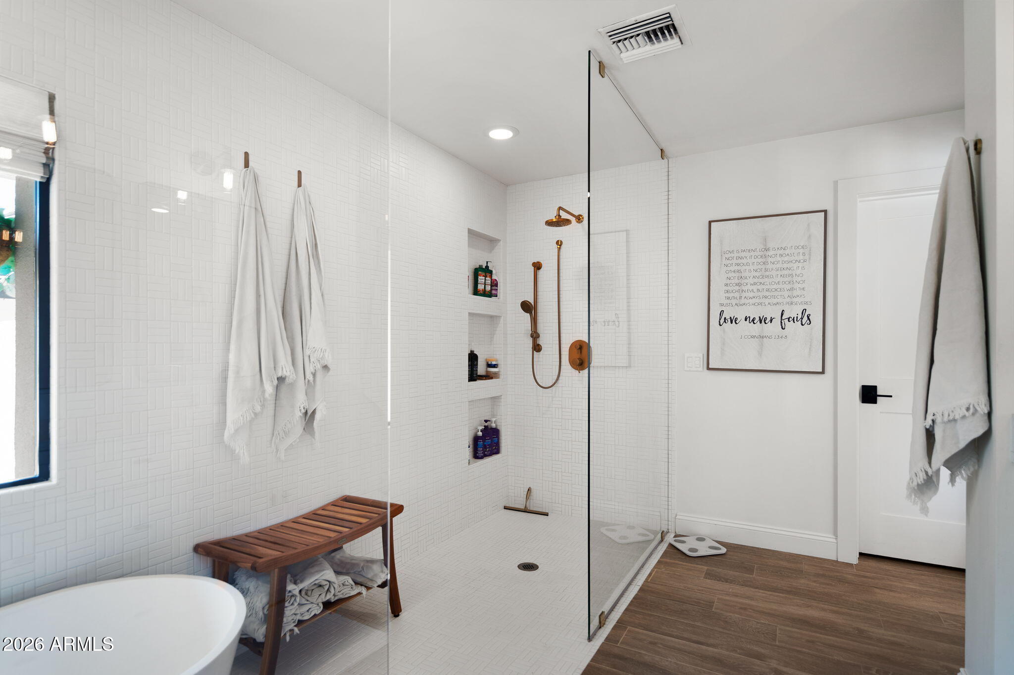 1441 E CAROLINE Lane