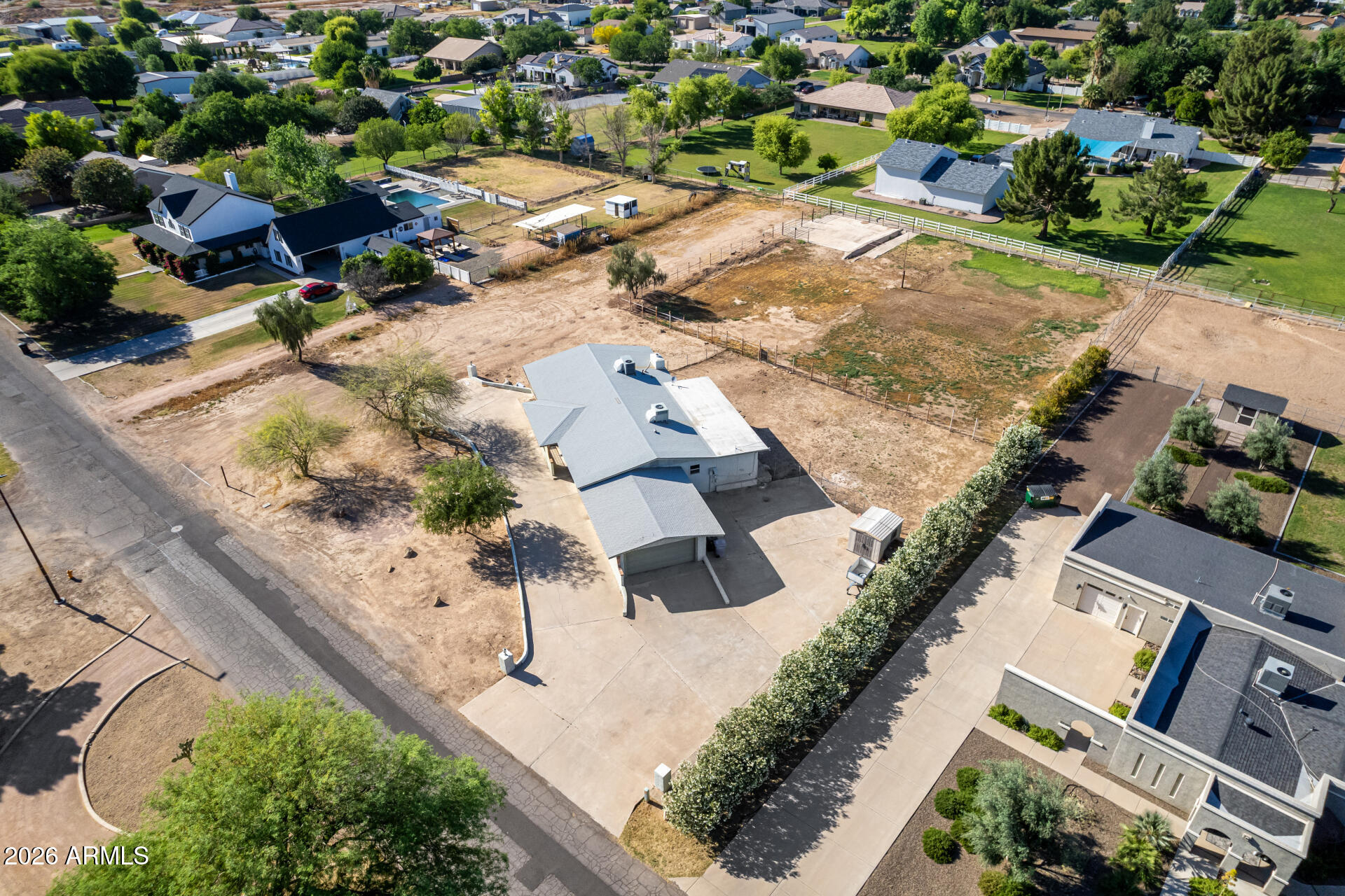 2200 E MELROSE Street