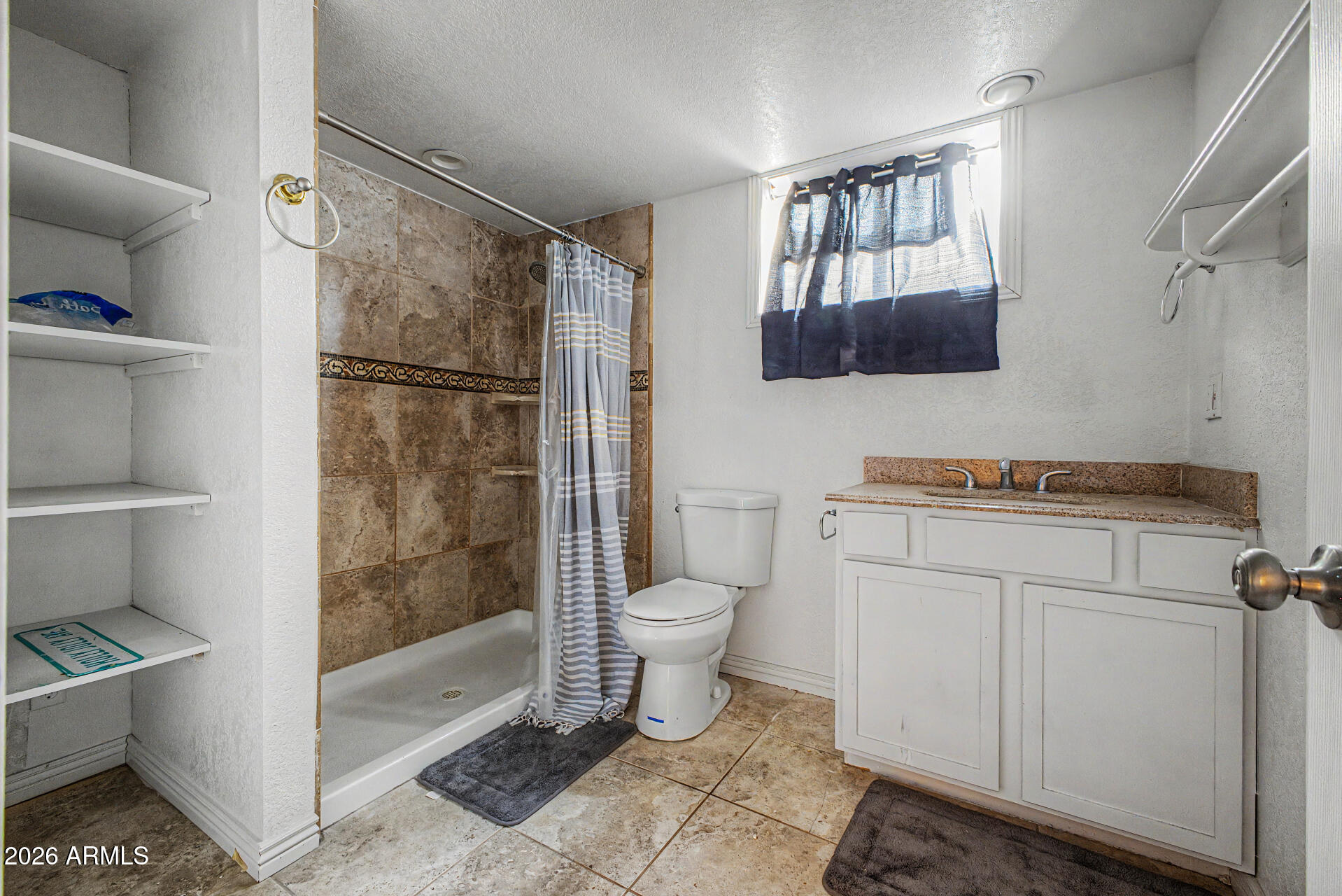 2200 E MELROSE Street