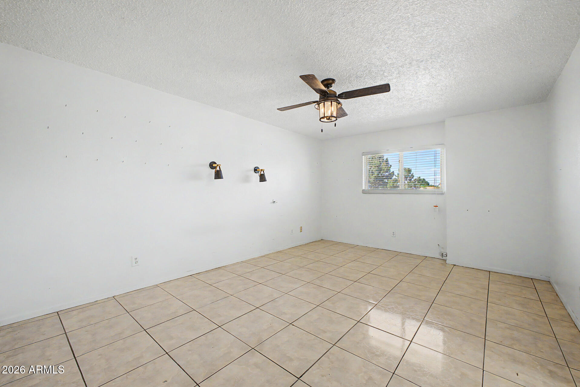 2200 E MELROSE Street