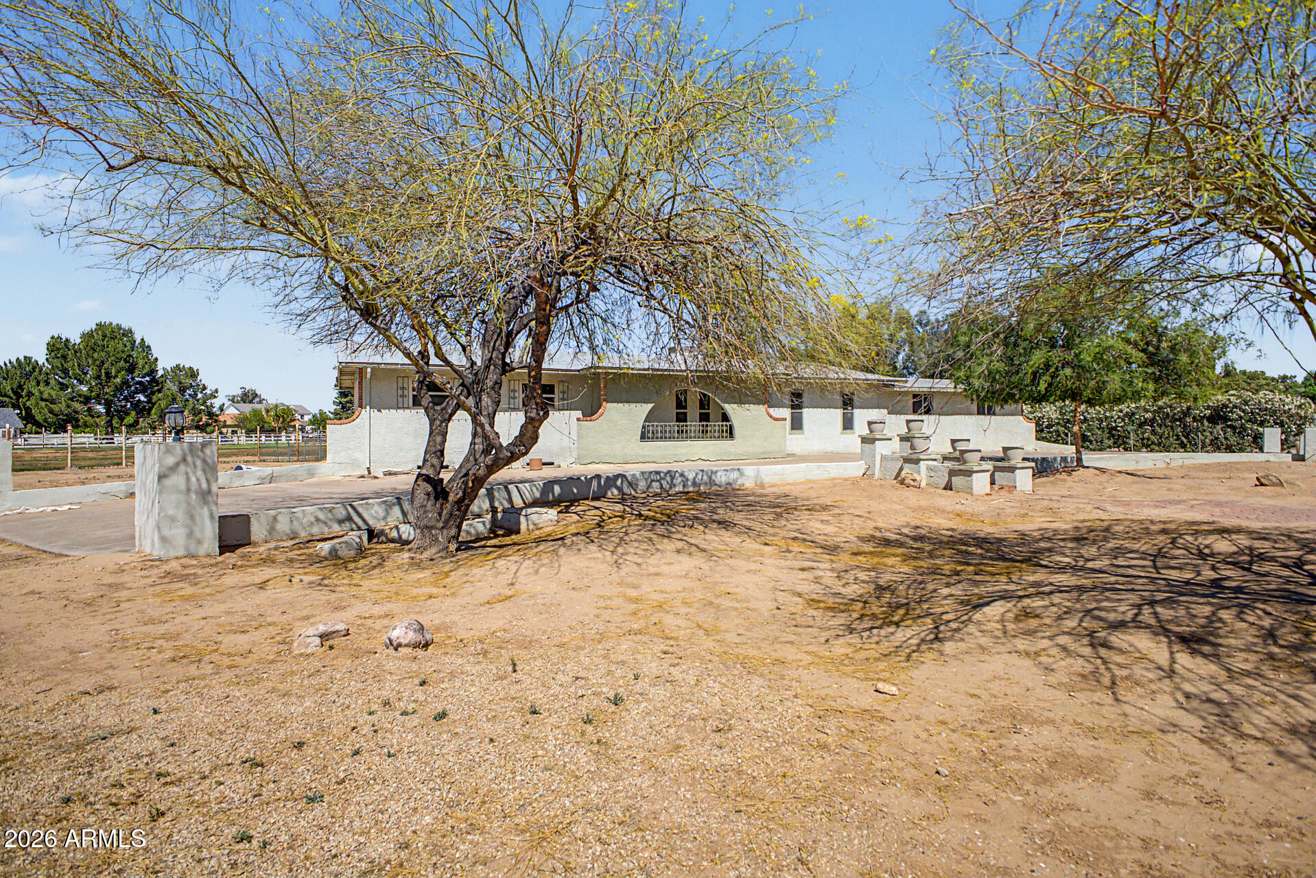 2200 E MELROSE Street