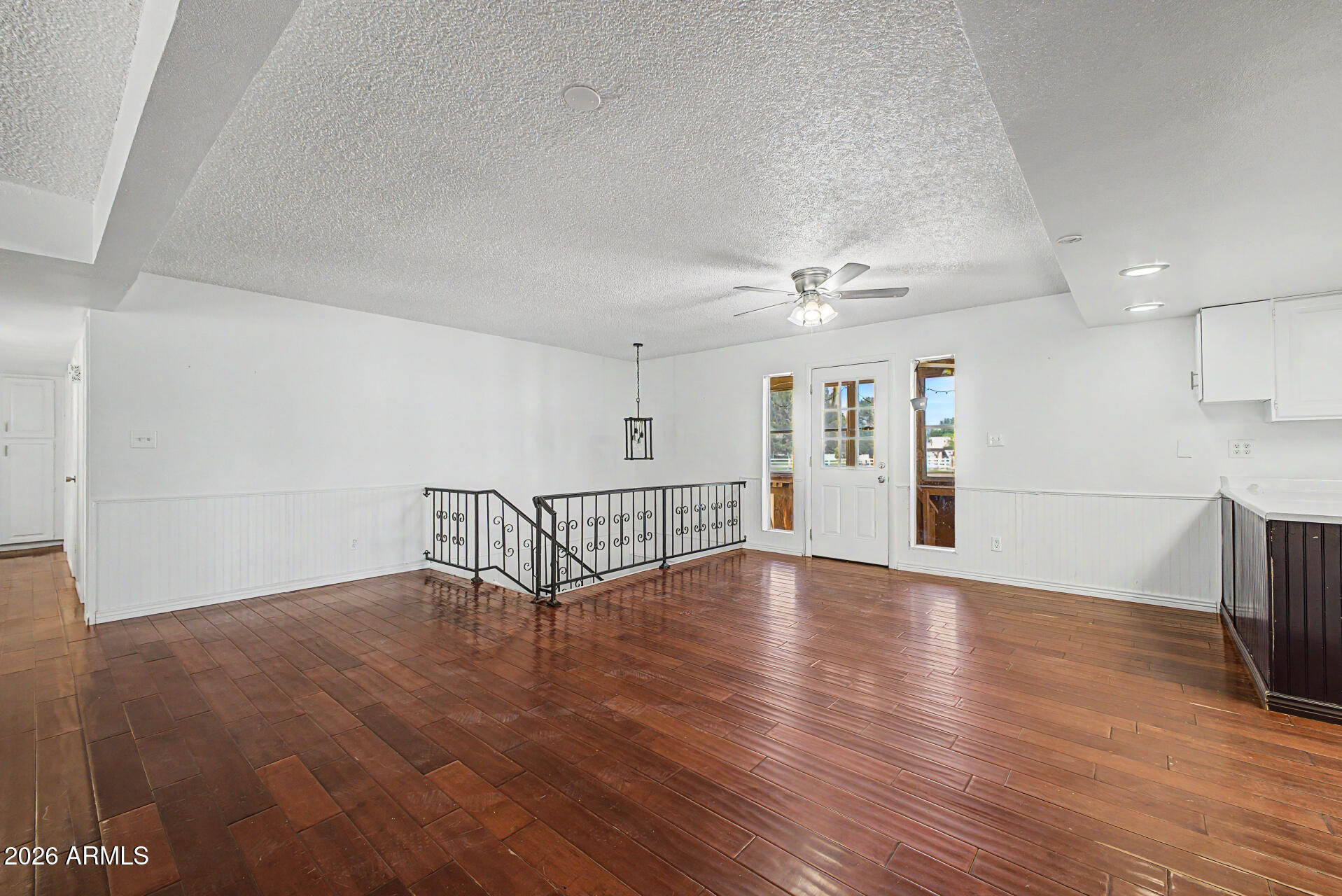 2200 E MELROSE Street