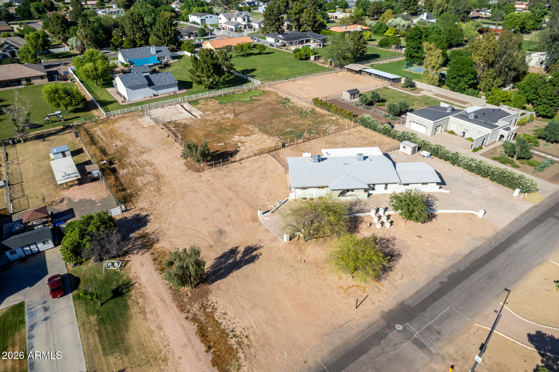 2200 E MELROSE Street