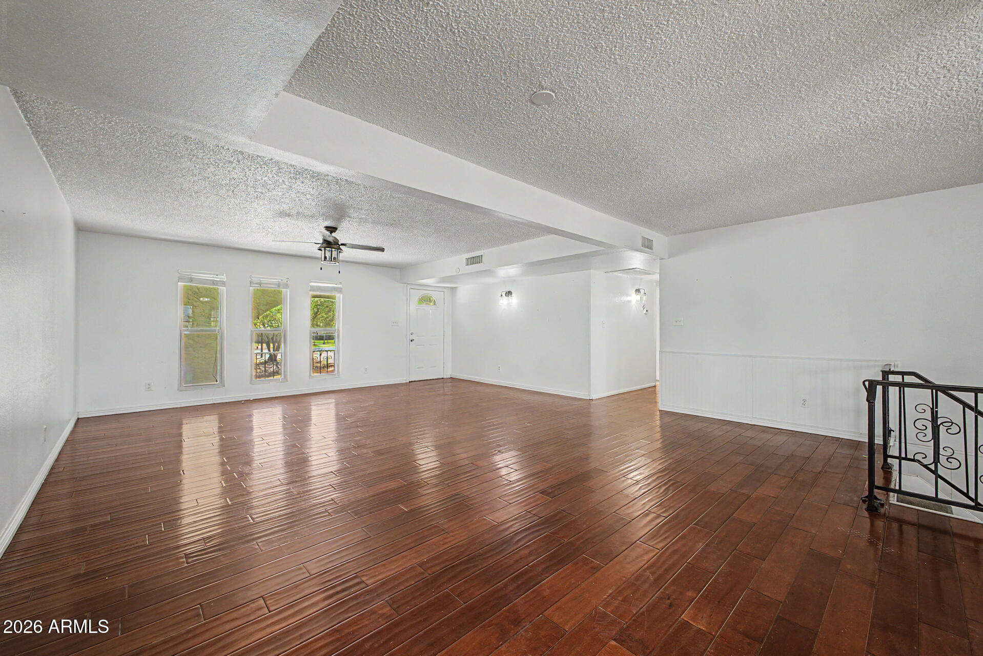 2200 E MELROSE Street