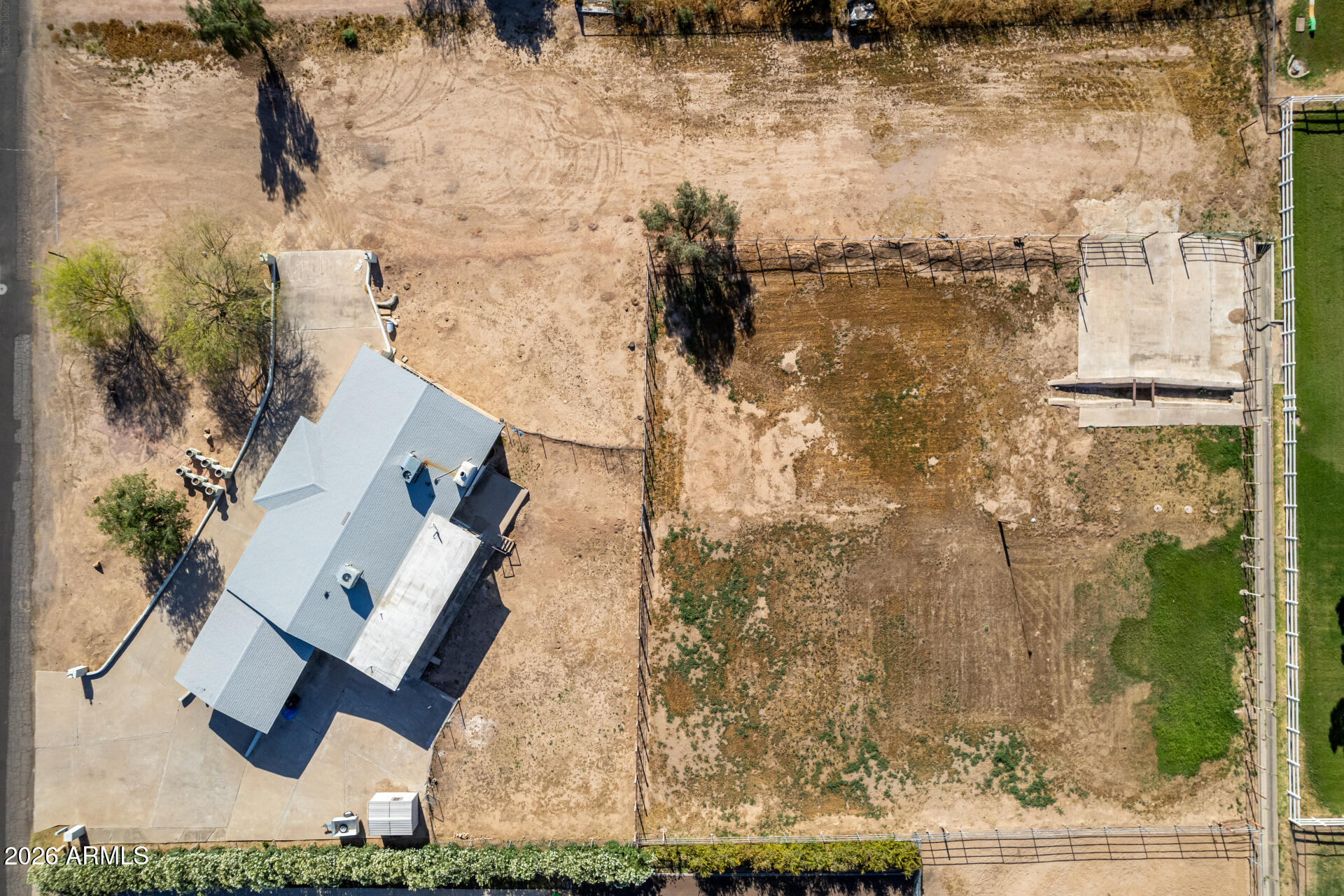 2200 E MELROSE Street