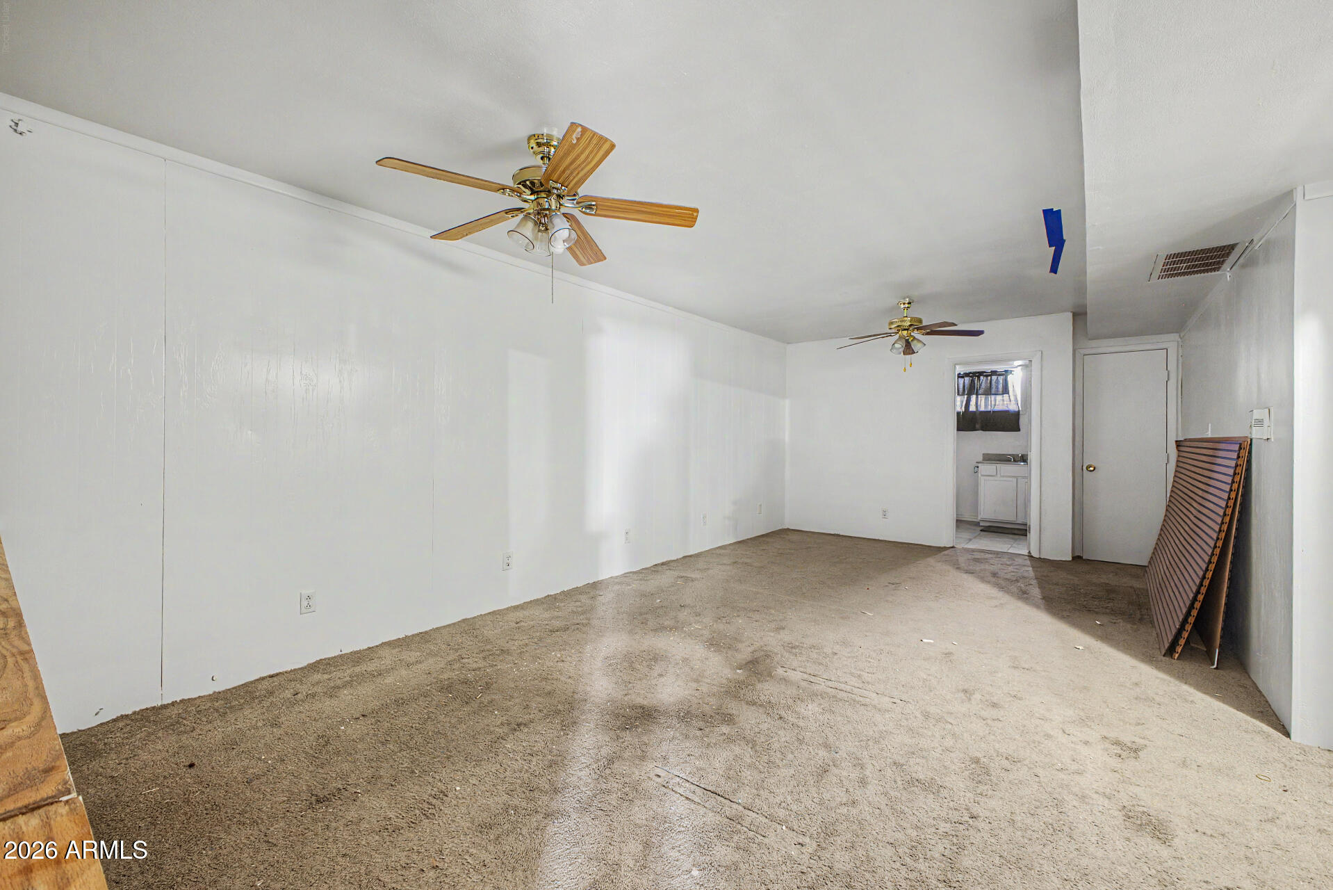 2200 E MELROSE Street